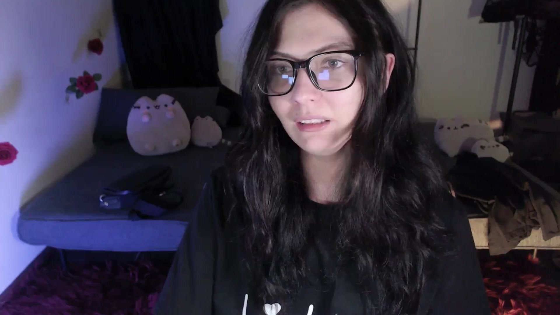 Gallery image thumbnail from RoomToAvoid's myfreecams stream on, 04/15/2024, 06:48 image 7 of 20