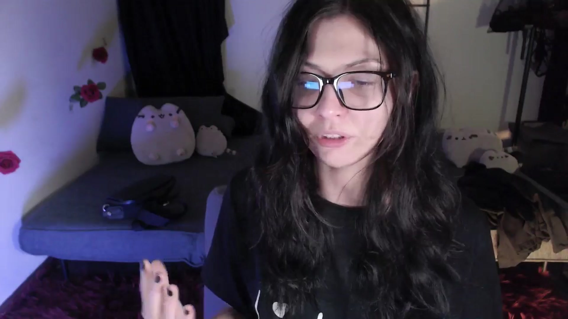 Gallery image thumbnail from RoomToAvoid's myfreecams stream on, 04/15/2024, 06:48 image 4 of 20