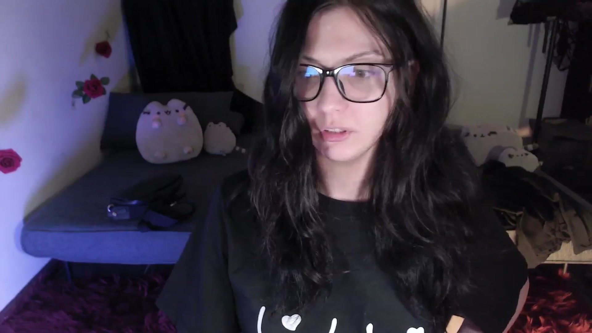 Gallery image thumbnail from RoomToAvoid's myfreecams stream on, 04/15/2024, 07:28 image 8 of 20