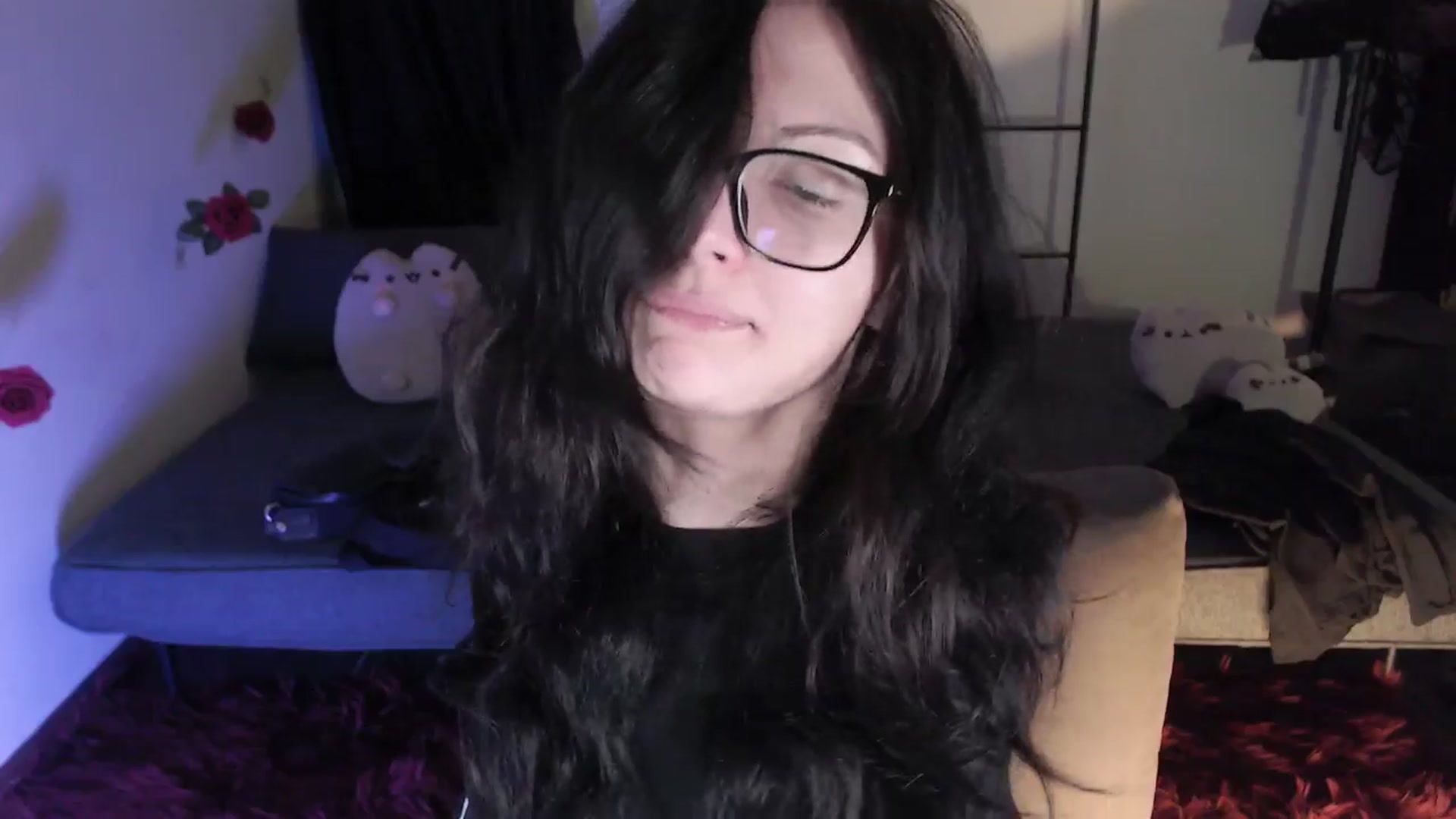 Gallery image thumbnail from RoomToAvoid's myfreecams stream on, 04/15/2024, 07:28 image 7 of 20