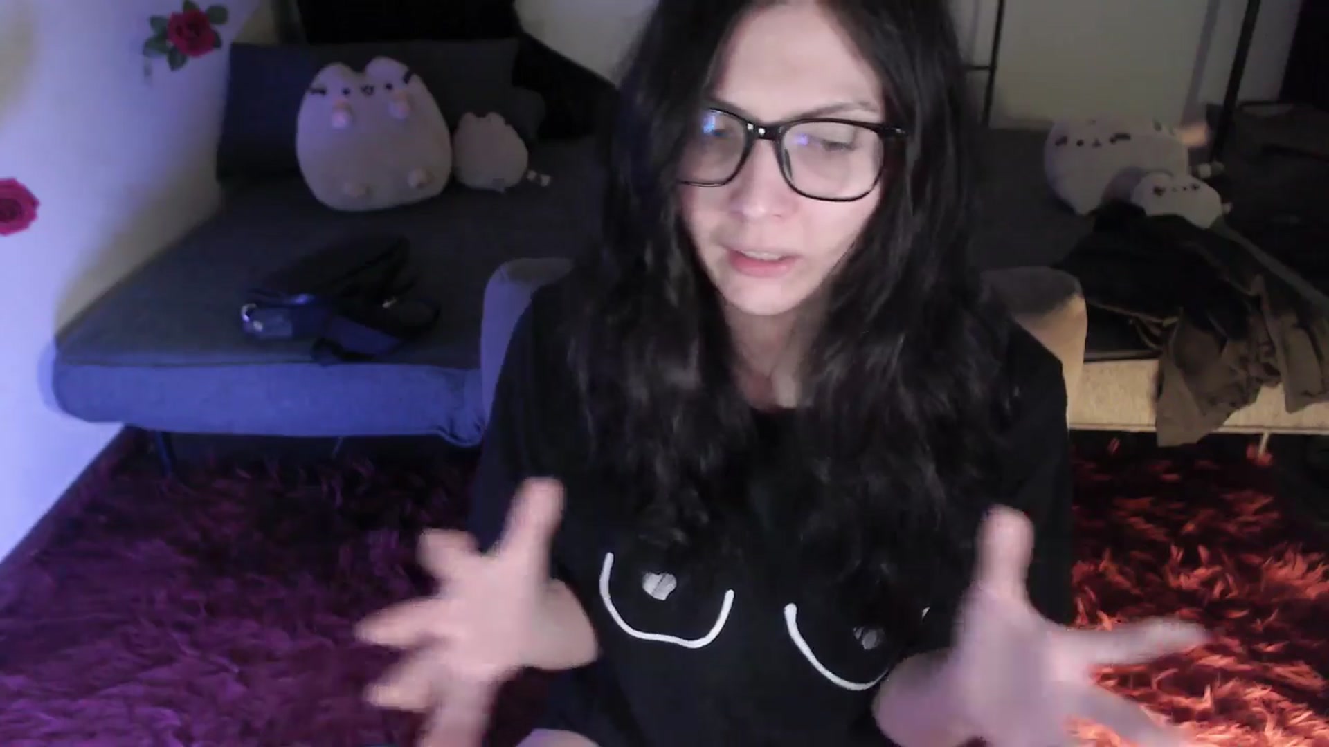 Gallery image thumbnail from RoomToAvoid's myfreecams stream on, 04/15/2024, 07:28 image 3 of 20