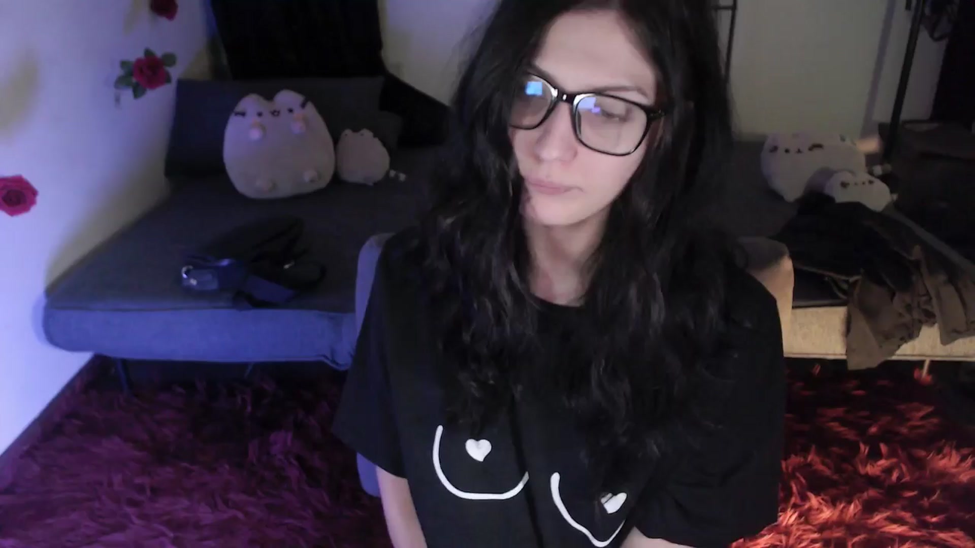 Gallery image thumbnail from RoomToAvoid's myfreecams stream on, 04/15/2024, 07:28 image 1 of 20