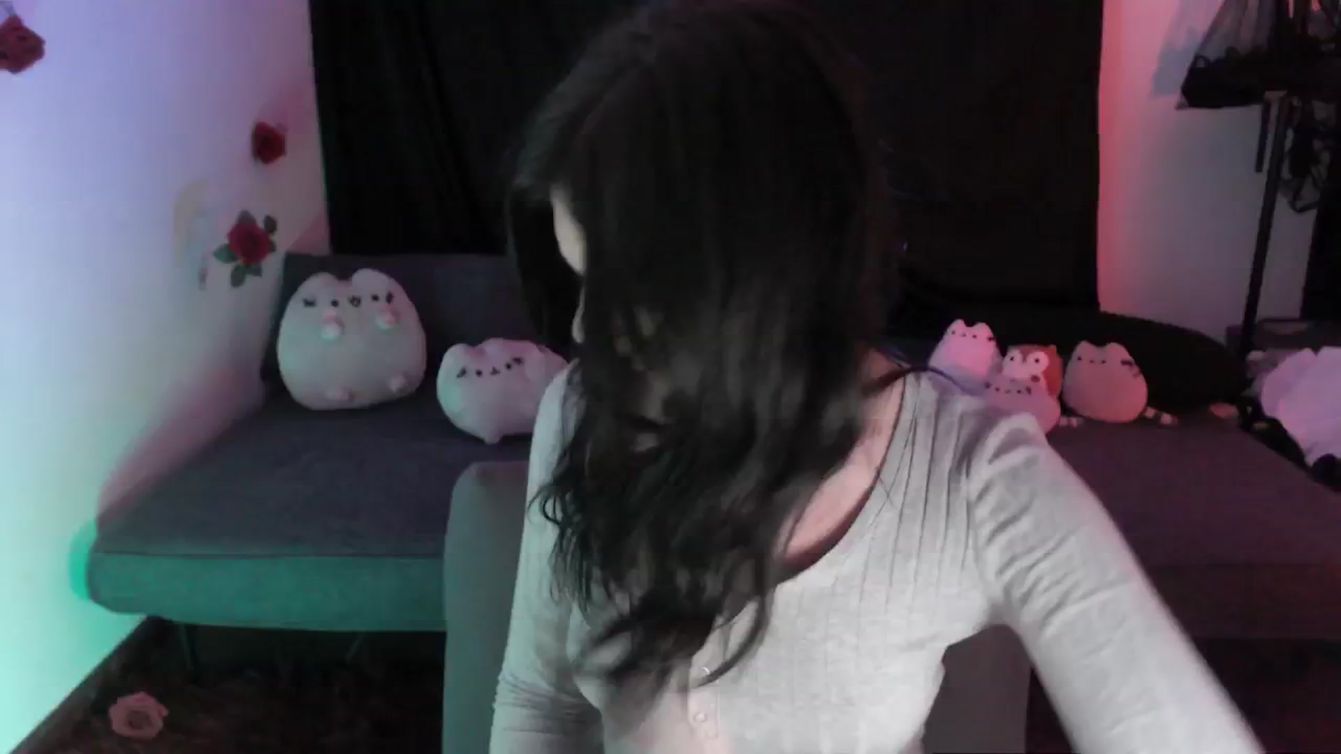Gallery image thumbnail from RoomToAvoid's myfreecams stream on, 04/17/2024, 06:27 image 7 of 20