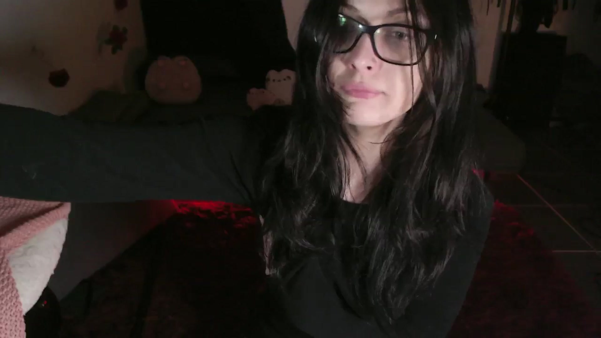Gallery image thumbnail from RoomToAvoid's myfreecams stream on, 04/19/2024, 07:09 image 16 of 20