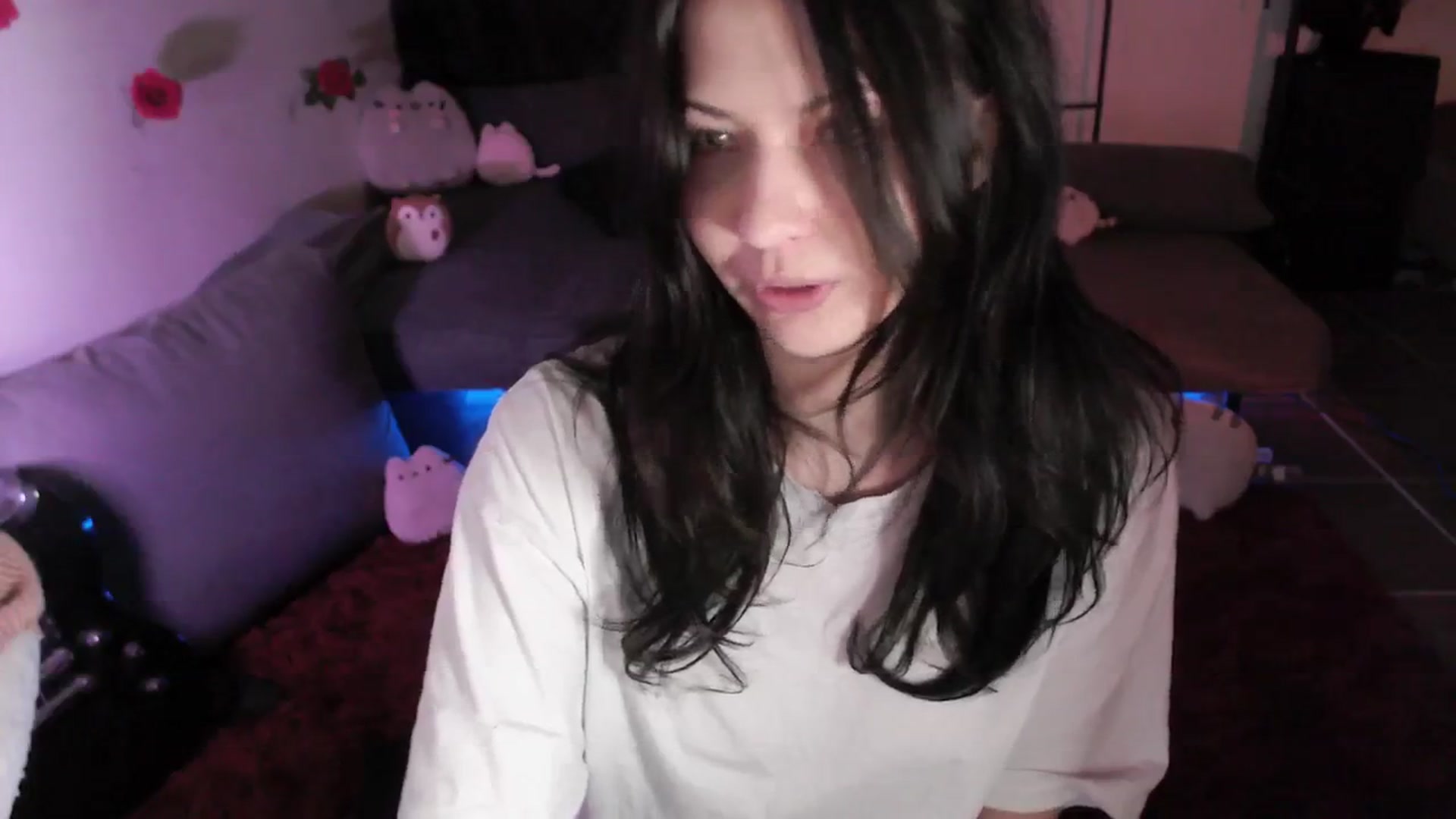 Gallery image thumbnail from RoomToAvoid's myfreecams stream on, 04/21/2024, 02:08 image 18 of 20