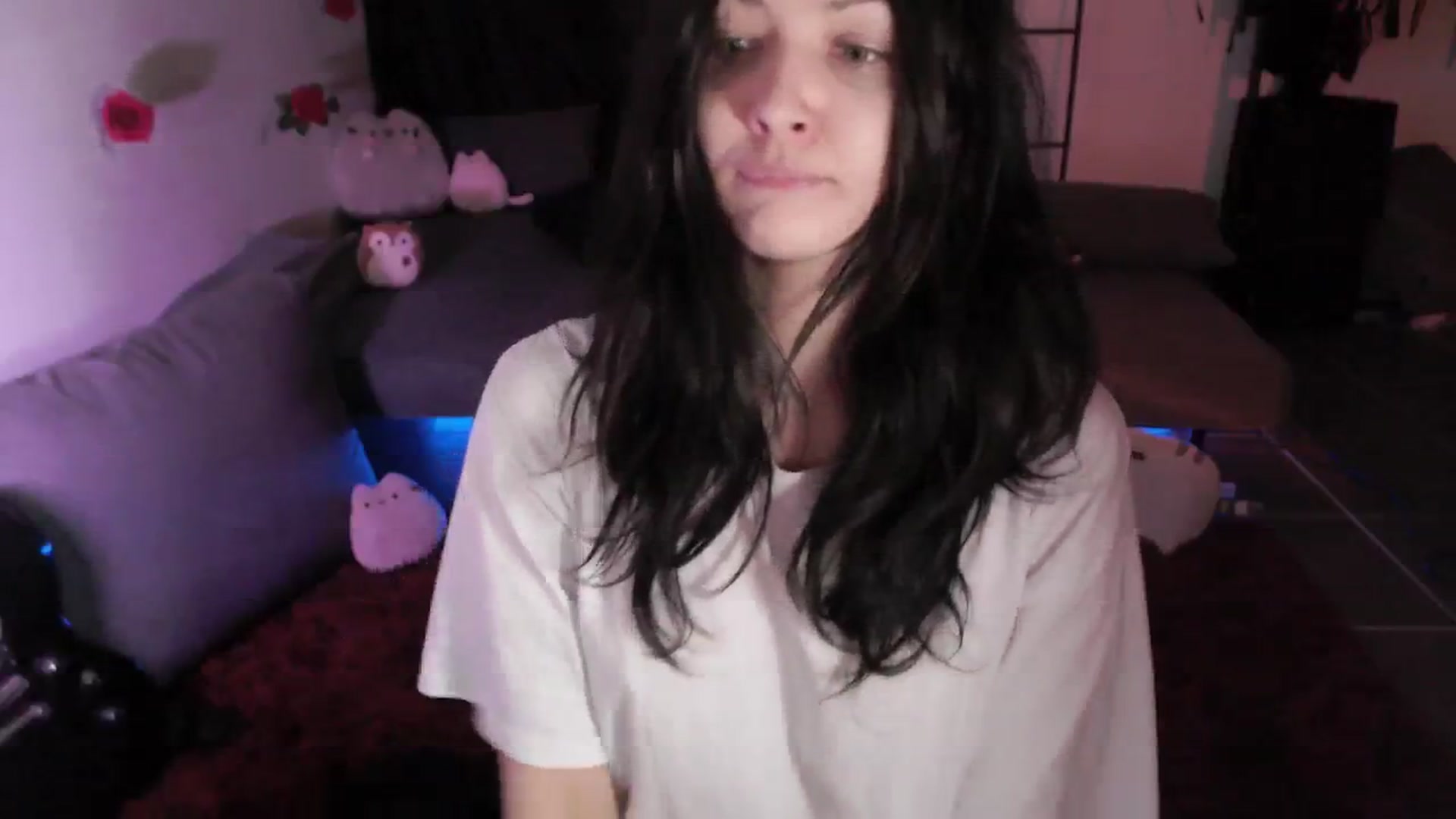 Gallery image thumbnail from RoomToAvoid's myfreecams stream on, 04/21/2024, 02:08 image 14 of 20