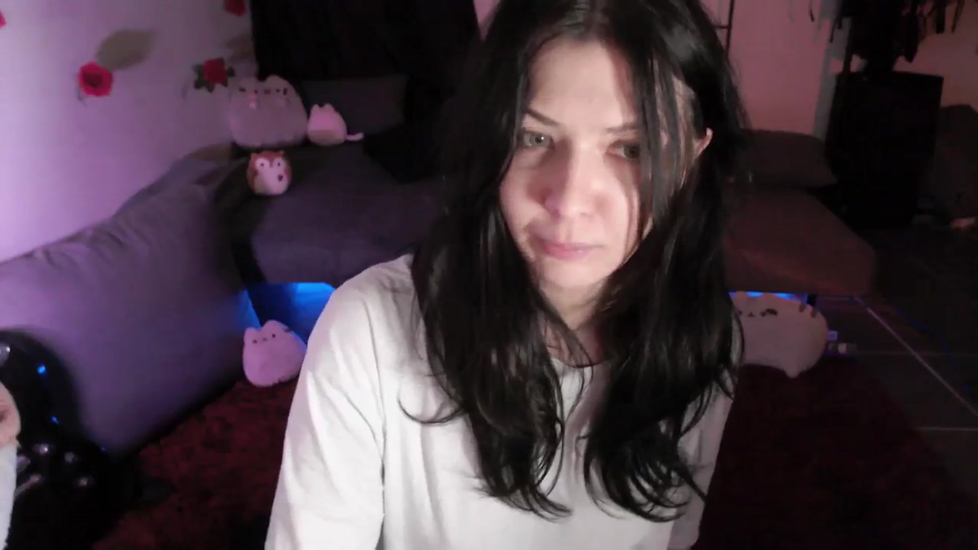 Gallery image thumbnail from RoomToAvoid's myfreecams stream on, 04/21/2024, 02:08 image 4 of 20