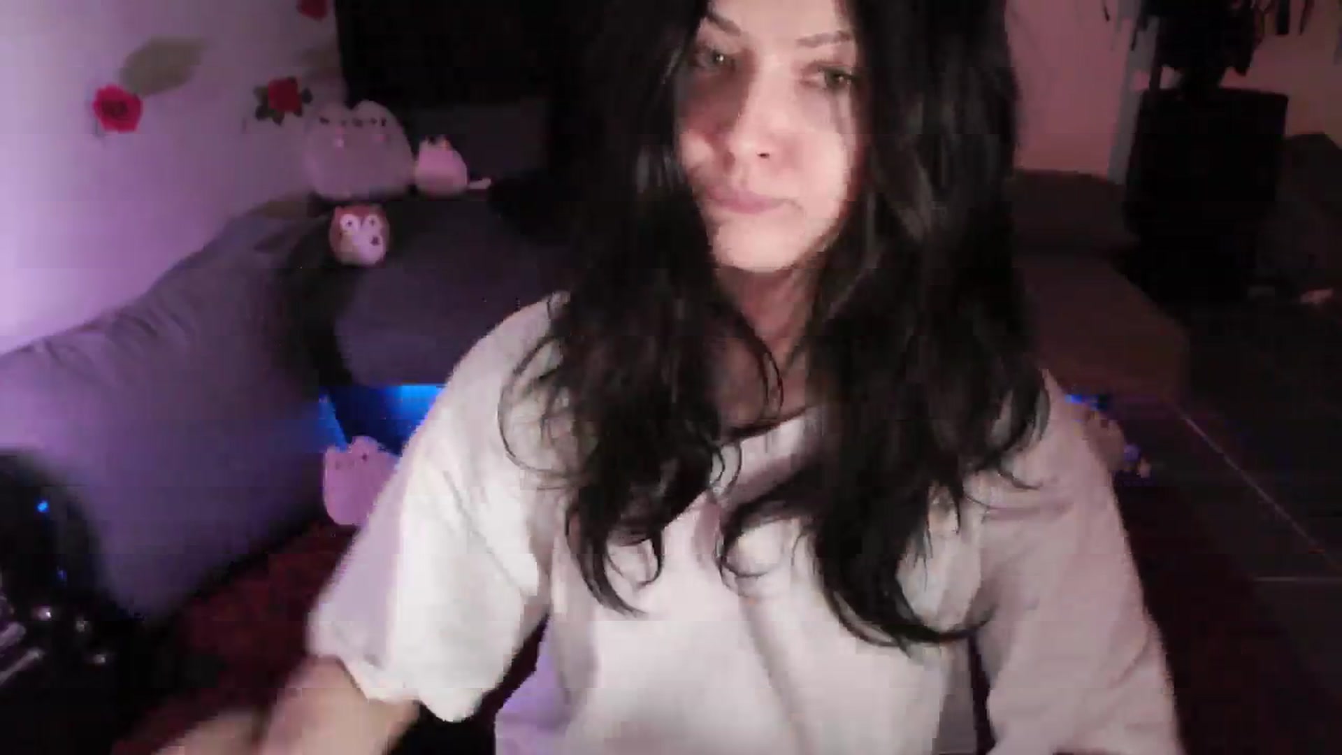 Gallery image thumbnail from RoomToAvoid's myfreecams stream on, 04/21/2024, 02:08 image 11 of 20