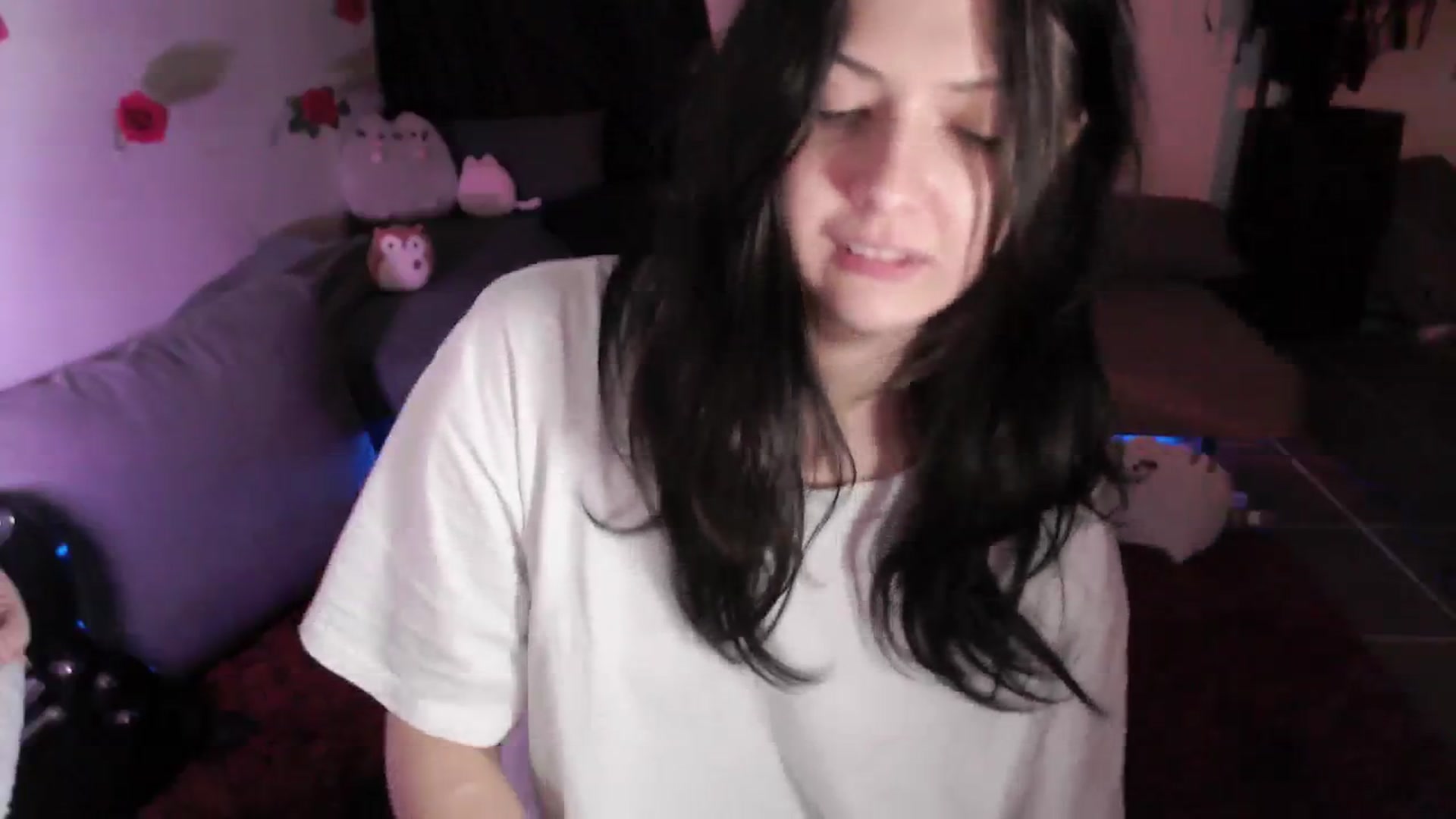Gallery image thumbnail from RoomToAvoid's myfreecams stream on, 04/21/2024, 02:08 image 5 of 20
