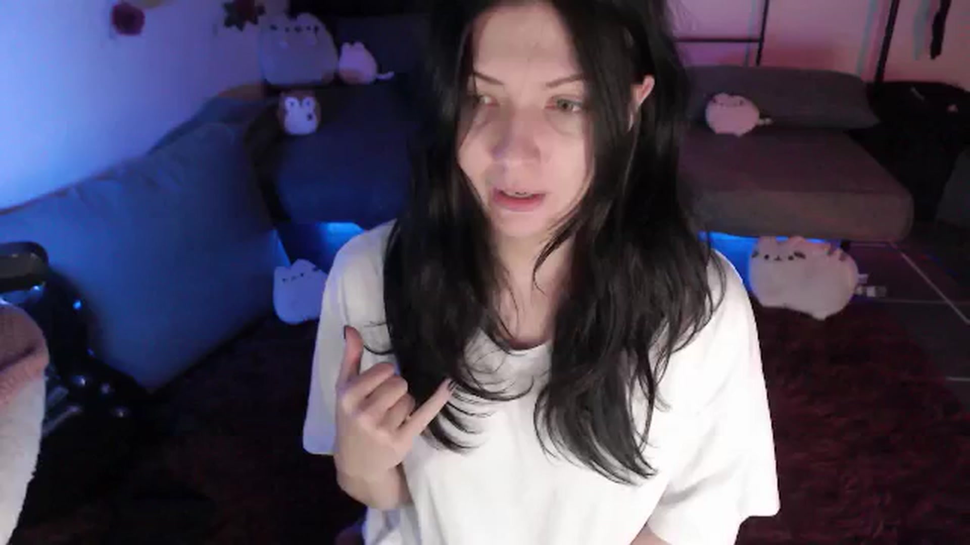 Gallery image thumbnail from RoomToAvoid's myfreecams stream on, 04/21/2024, 04:14 image 9 of 20