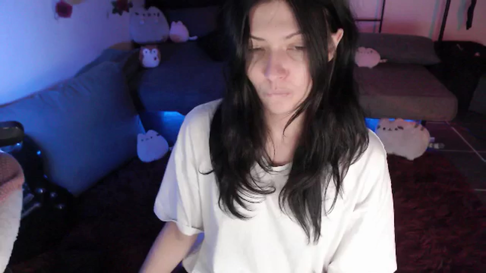 Gallery image thumbnail from RoomToAvoid's myfreecams stream on, 04/21/2024, 04:14 image 8 of 20