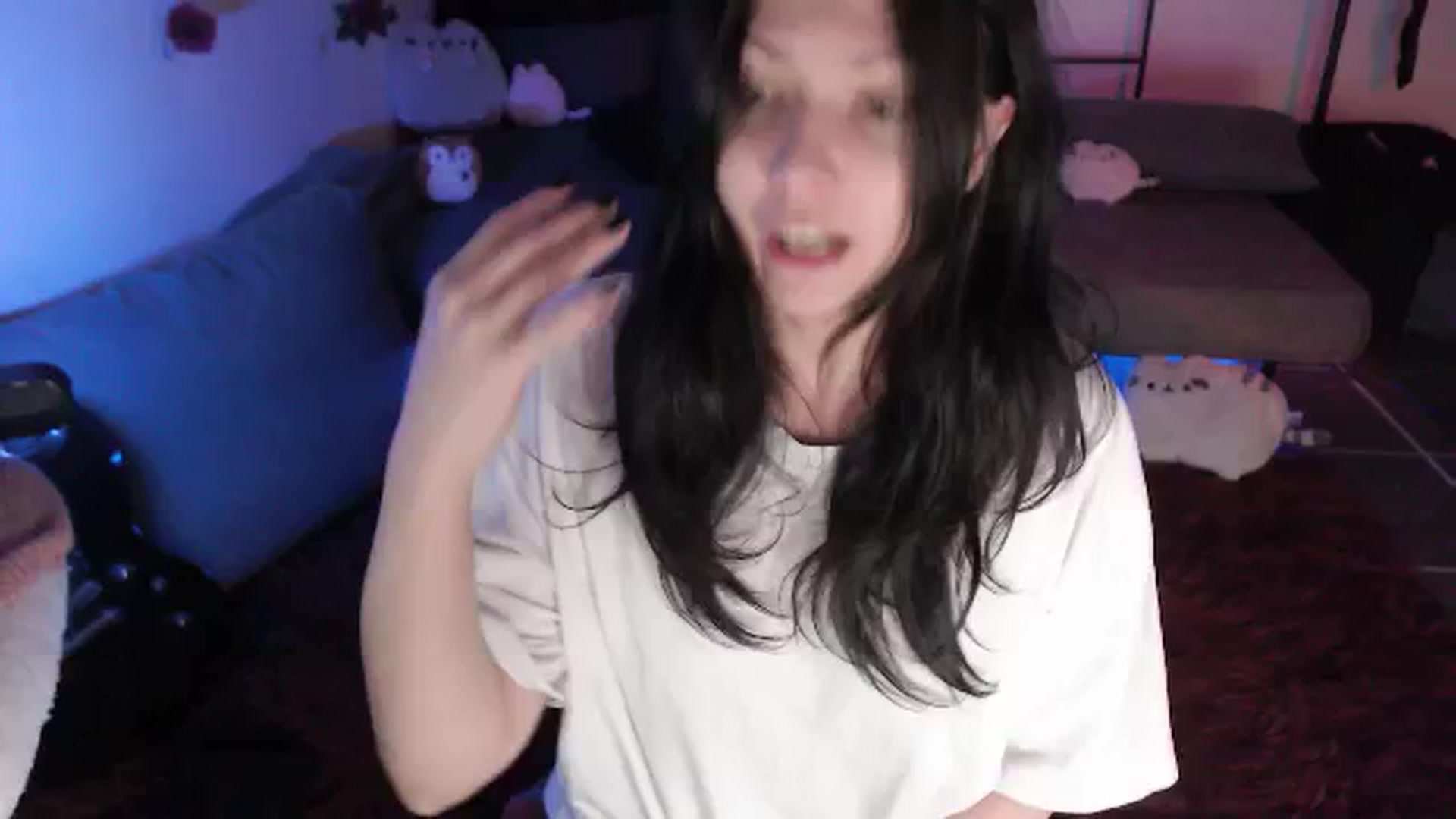 Gallery image thumbnail from RoomToAvoid's myfreecams stream on, 04/21/2024, 04:14 image 13 of 20