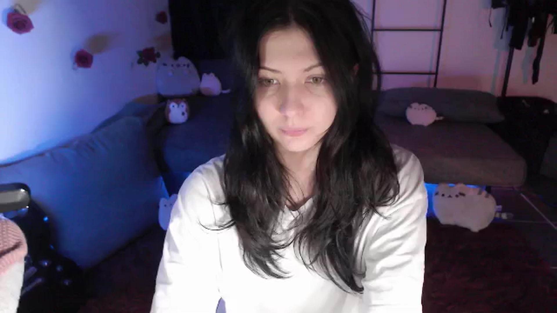 Gallery image thumbnail from RoomToAvoid's myfreecams stream on, 04/21/2024, 04:14 image 5 of 20