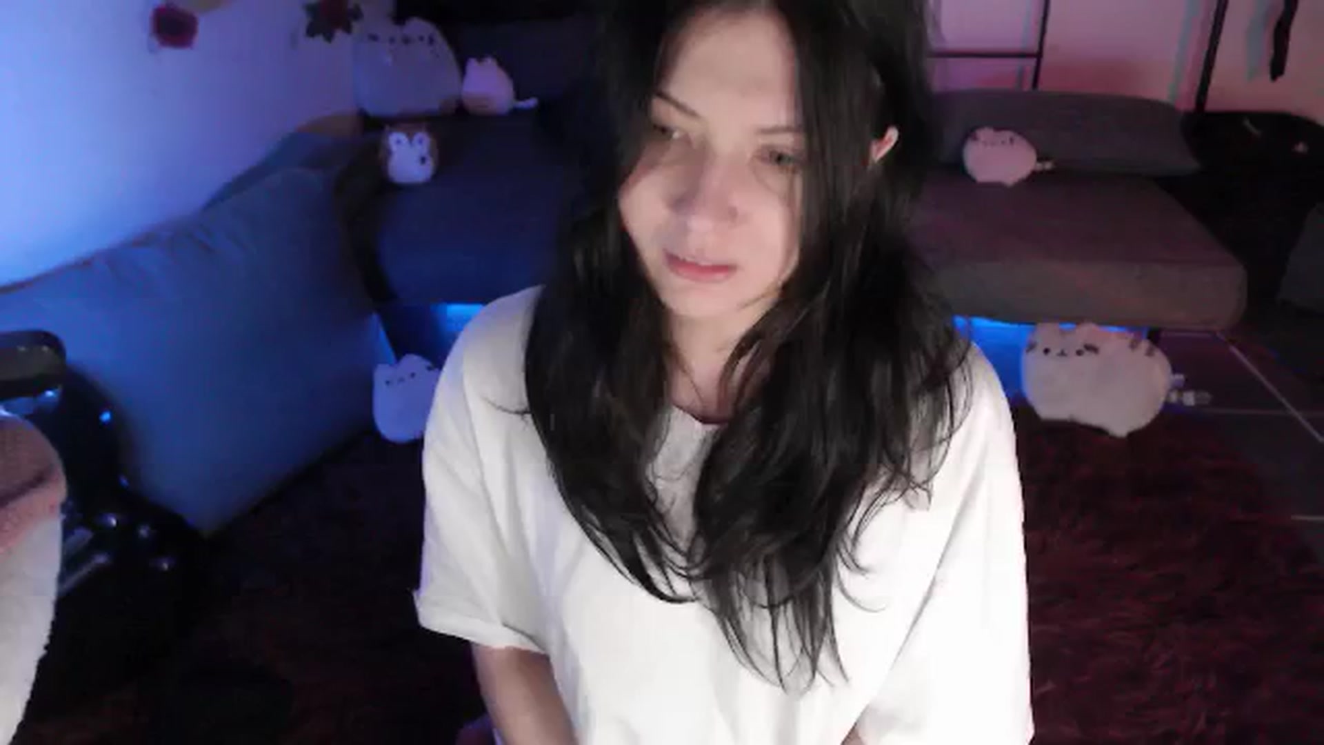 Gallery image thumbnail from RoomToAvoid's myfreecams stream on, 04/21/2024, 04:14 image 19 of 20