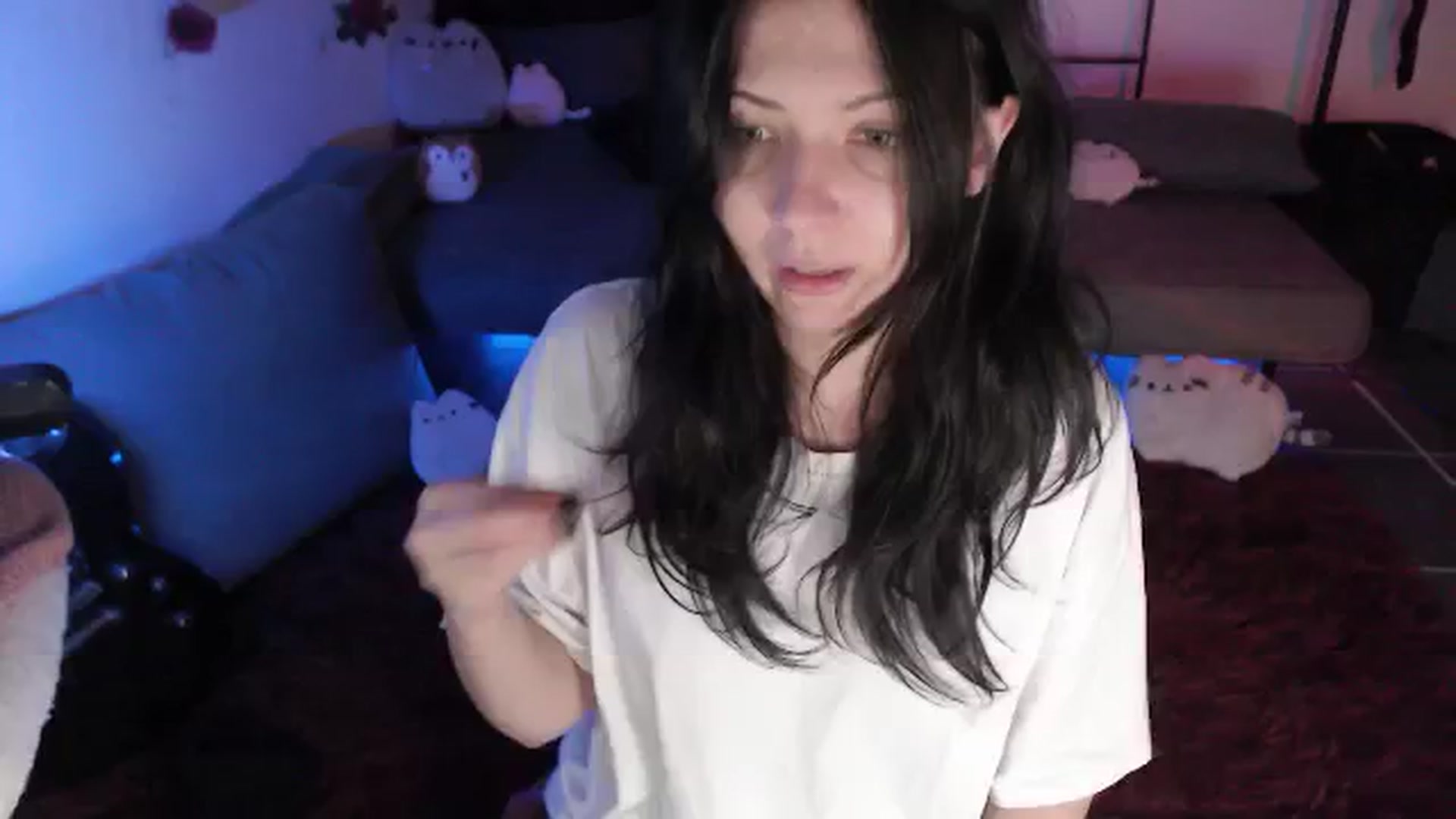 Gallery image thumbnail from RoomToAvoid's myfreecams stream on, 04/21/2024, 04:14 image 12 of 20