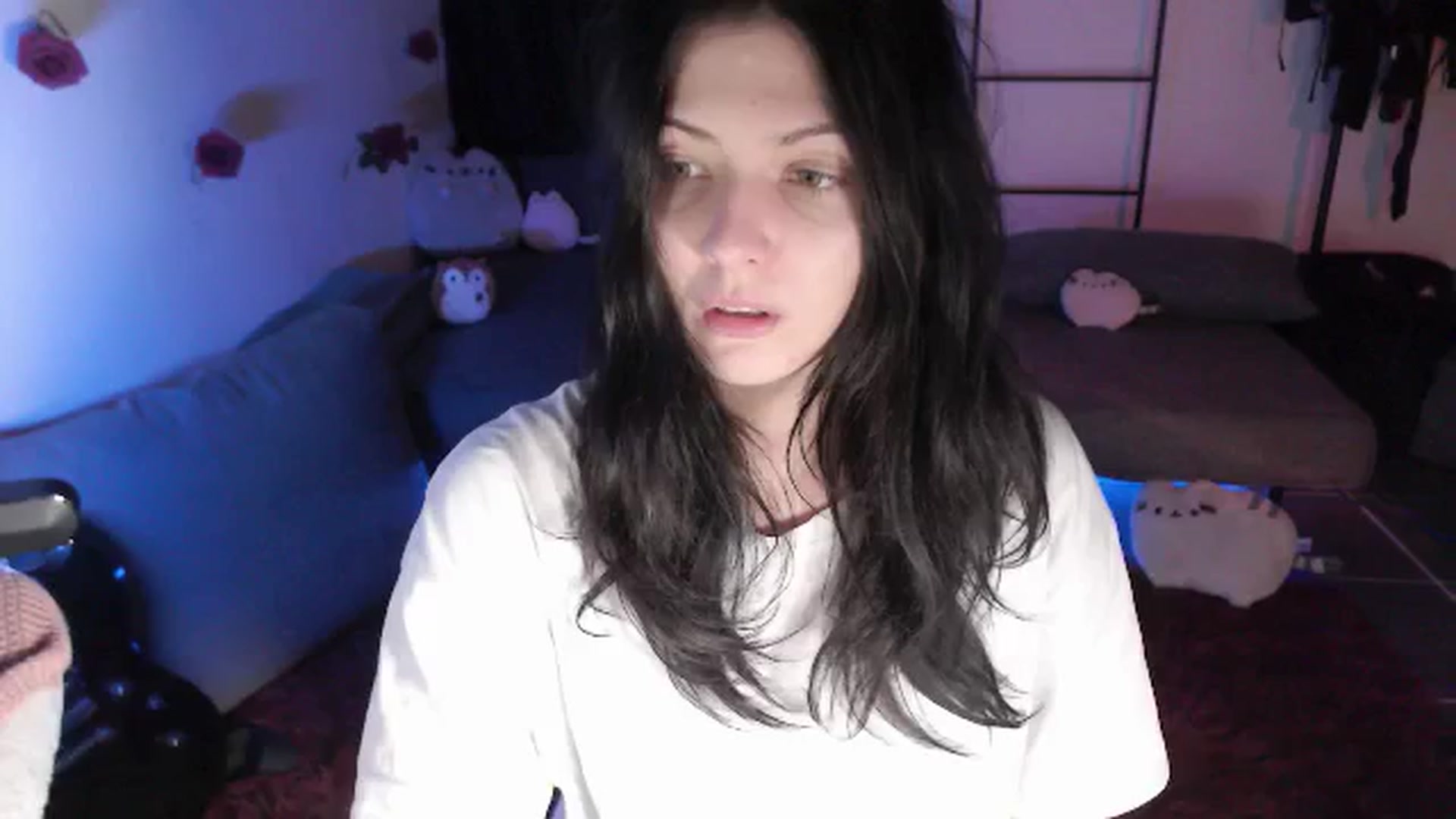 Gallery image thumbnail from RoomToAvoid's myfreecams stream on, 04/21/2024, 04:14 image 3 of 20