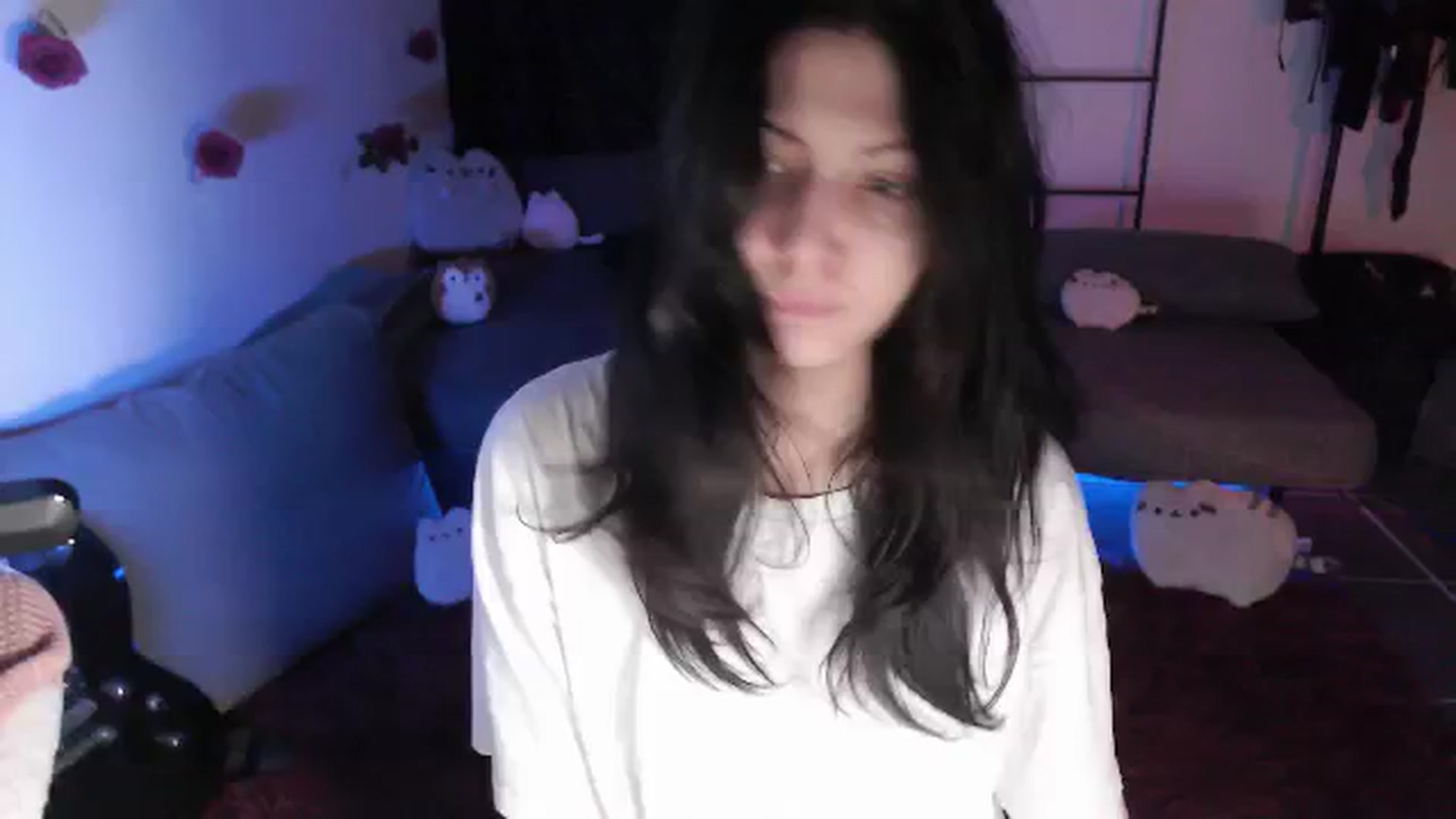 Gallery image thumbnail from RoomToAvoid's myfreecams stream on, 04/21/2024, 04:14 image 6 of 20