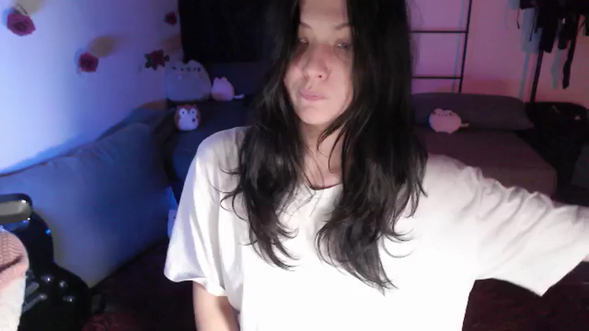Gallery image thumbnail from RoomToAvoid's myfreecams stream on, 04/21/2024, 04:14 image 7 of 20