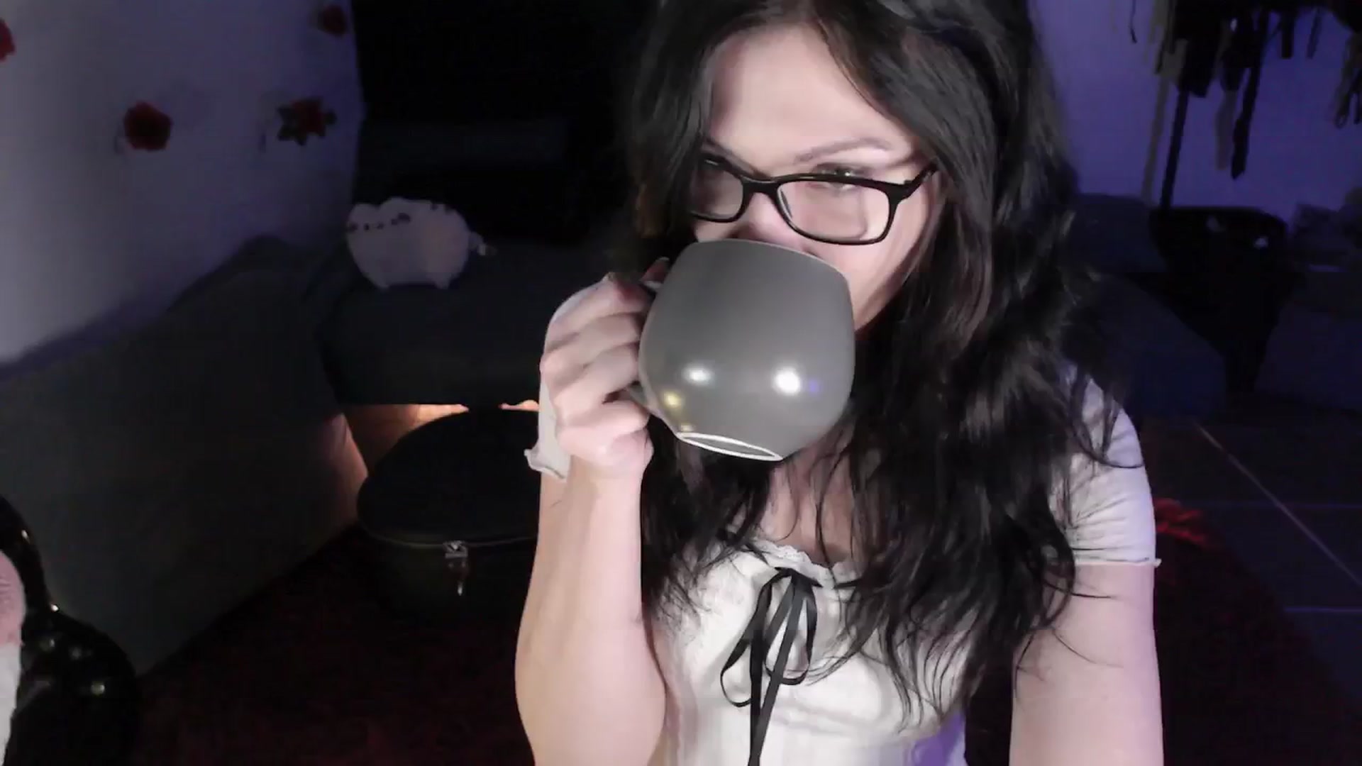 Gallery image thumbnail from RoomToAvoid's myfreecams stream on, 04/23/2024, 02:14 image 20 of 20