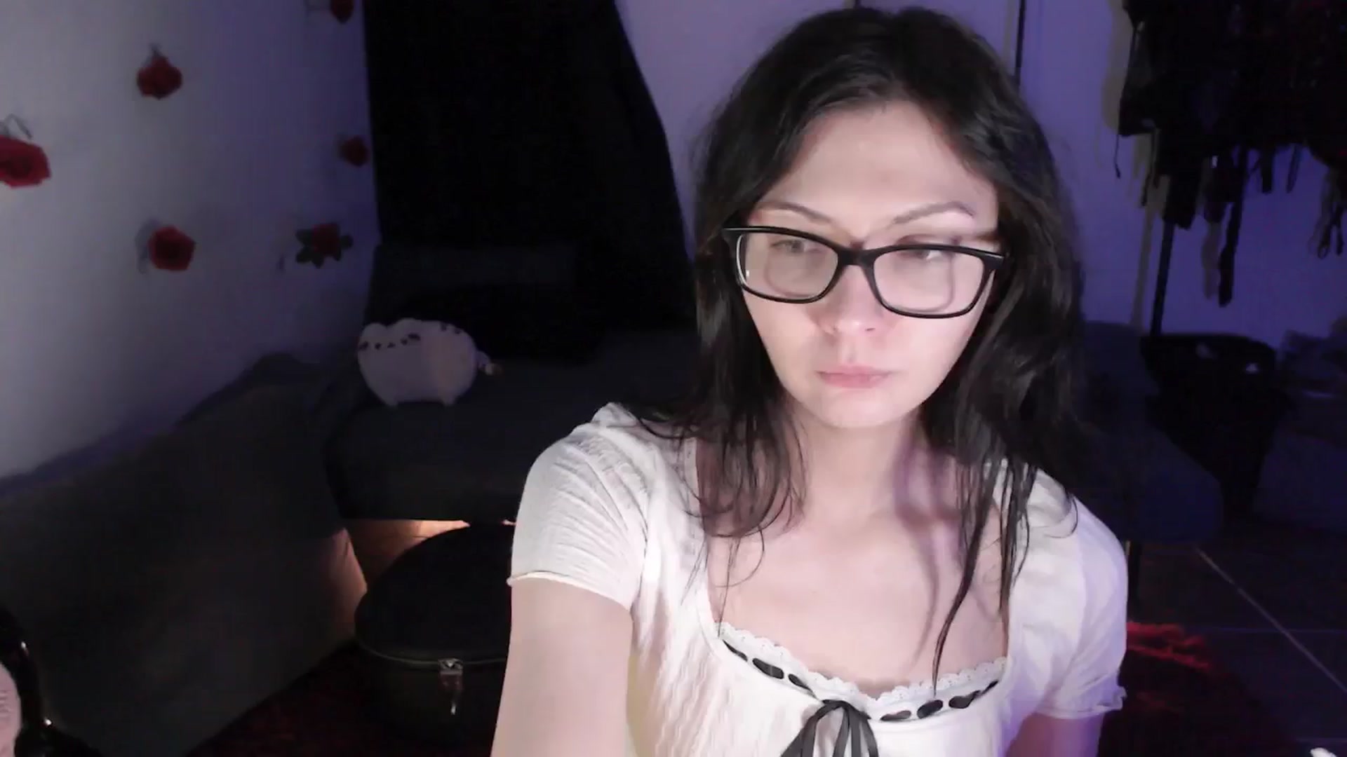 Gallery image thumbnail from RoomToAvoid's myfreecams stream on, 04/23/2024, 02:14 image 18 of 20