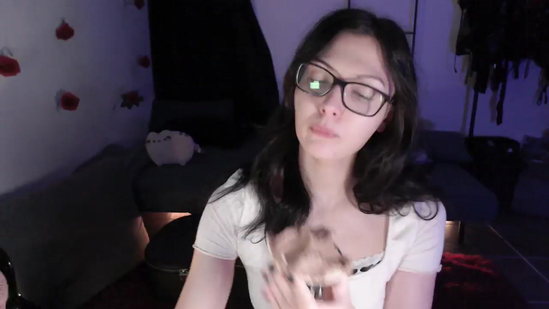Gallery image thumbnail from RoomToAvoid's myfreecams stream on, 04/23/2024, 02:14 image 15 of 20