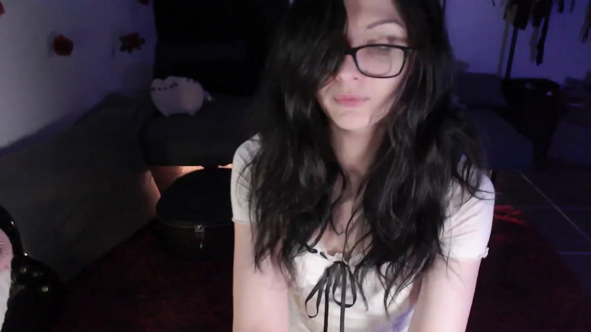 Gallery image thumbnail from RoomToAvoid's myfreecams stream on, 04/23/2024, 03:18 image 4 of 20