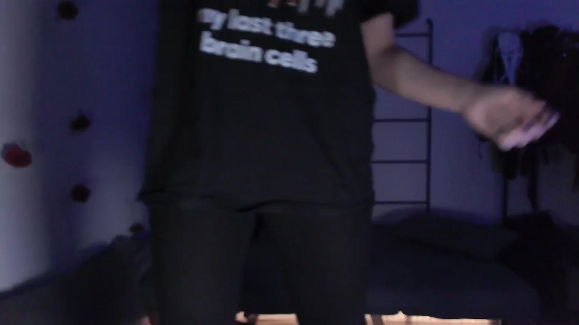 Gallery image thumbnail from RoomToAvoid's myfreecams stream on, 04/24/2024, 03:48 image 2 of 20