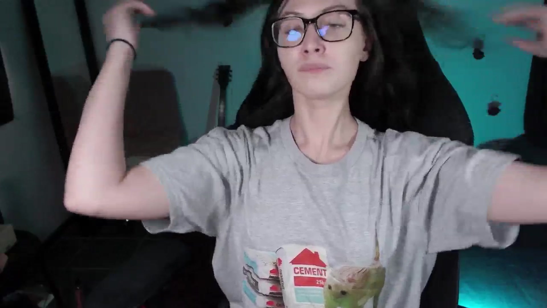 Gallery image thumbnail from RoomToAvoid's myfreecams stream on, 04/25/2024, 04:49 image 7 of 20