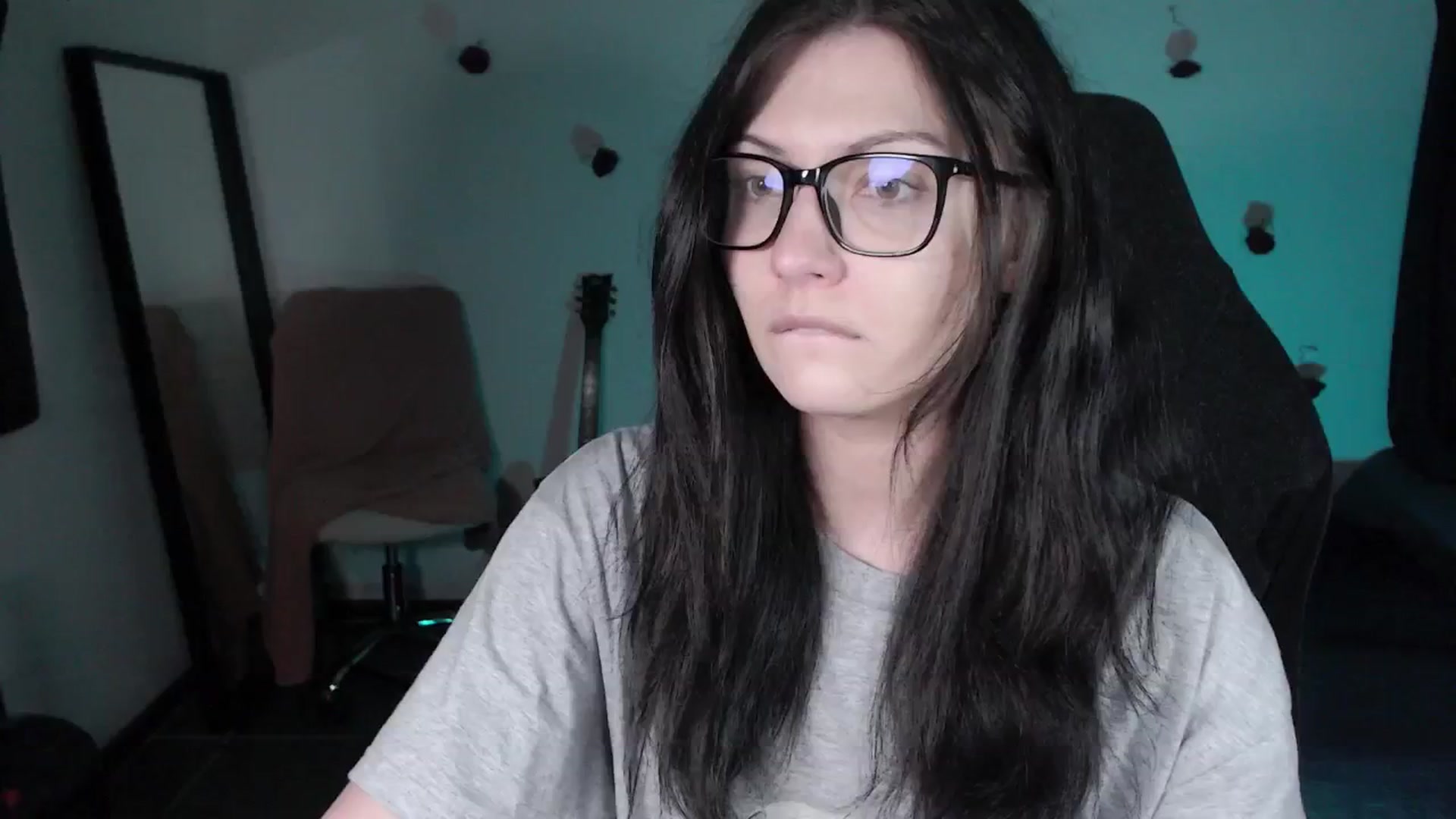 Gallery image thumbnail from RoomToAvoid's myfreecams stream on, 04/25/2024, 04:49 image 16 of 20