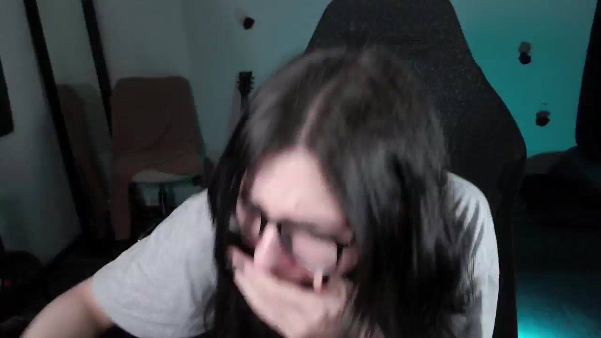Gallery image thumbnail from RoomToAvoid's myfreecams stream on, 04/25/2024, 08:44 image 9 of 20