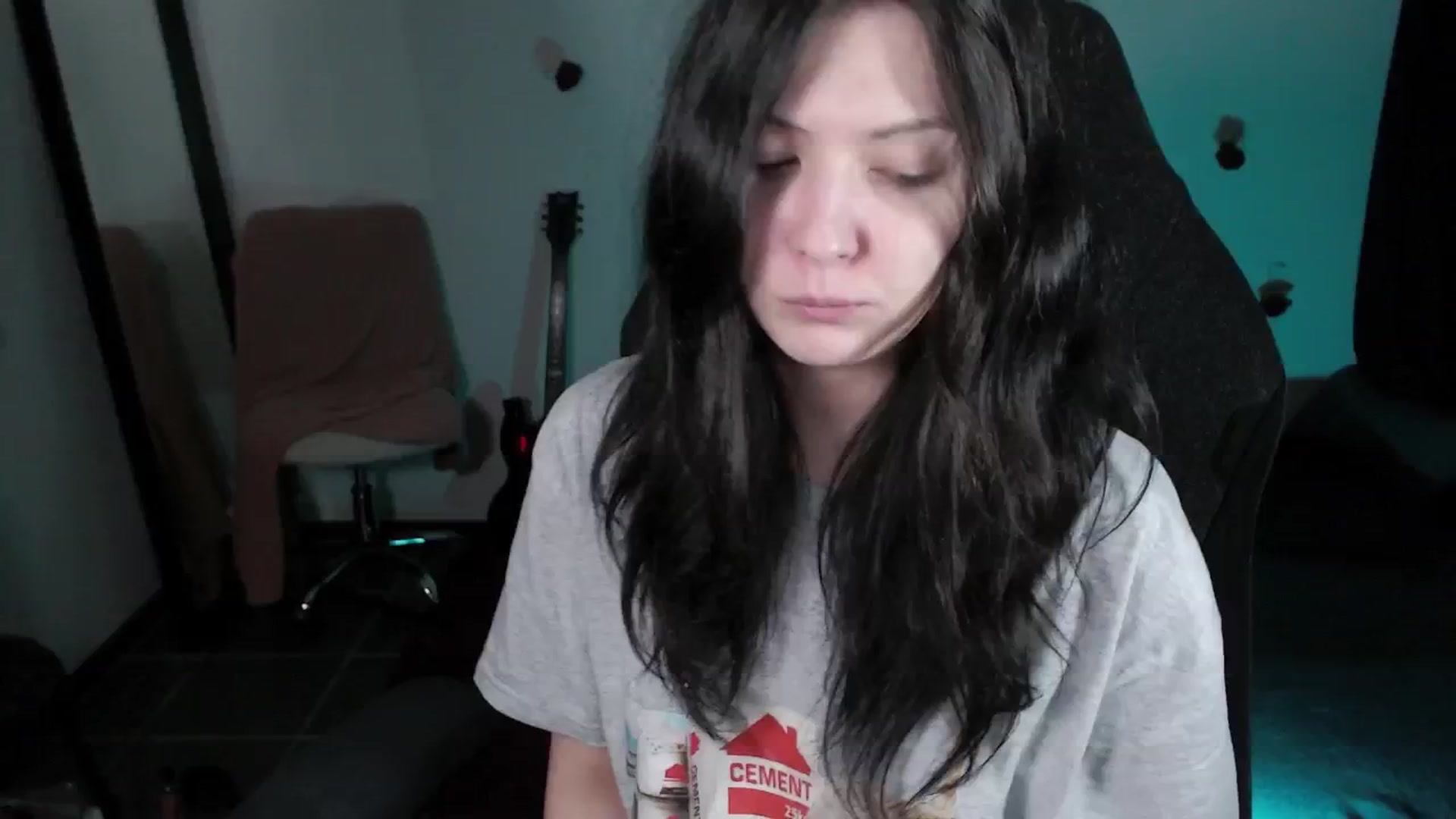 Gallery image thumbnail from RoomToAvoid's myfreecams stream on, 04/25/2024, 08:44 image 13 of 20