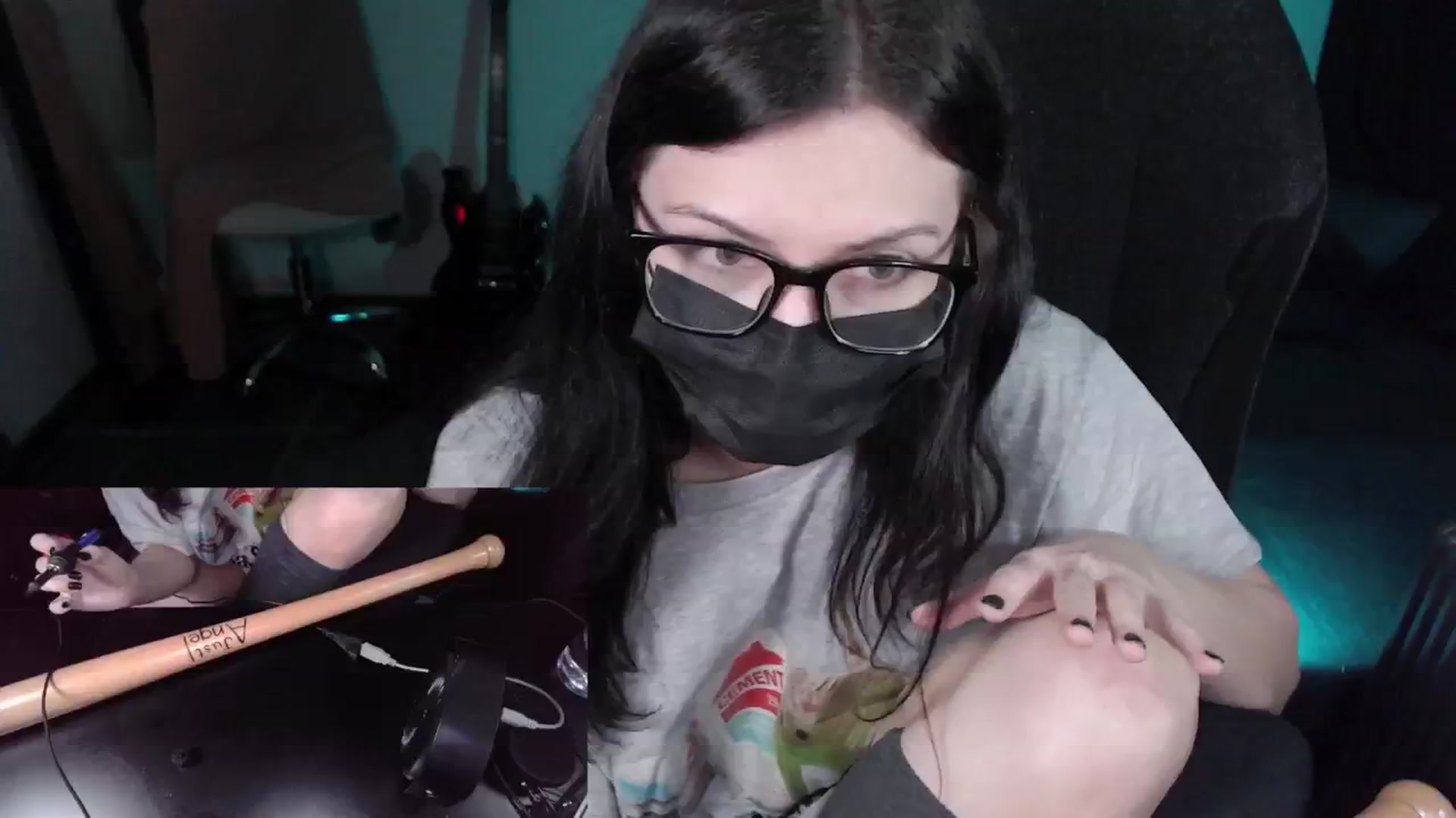 Gallery image thumbnail from RoomToAvoid's myfreecams stream on, 04/25/2024, 08:44 image 4 of 20
