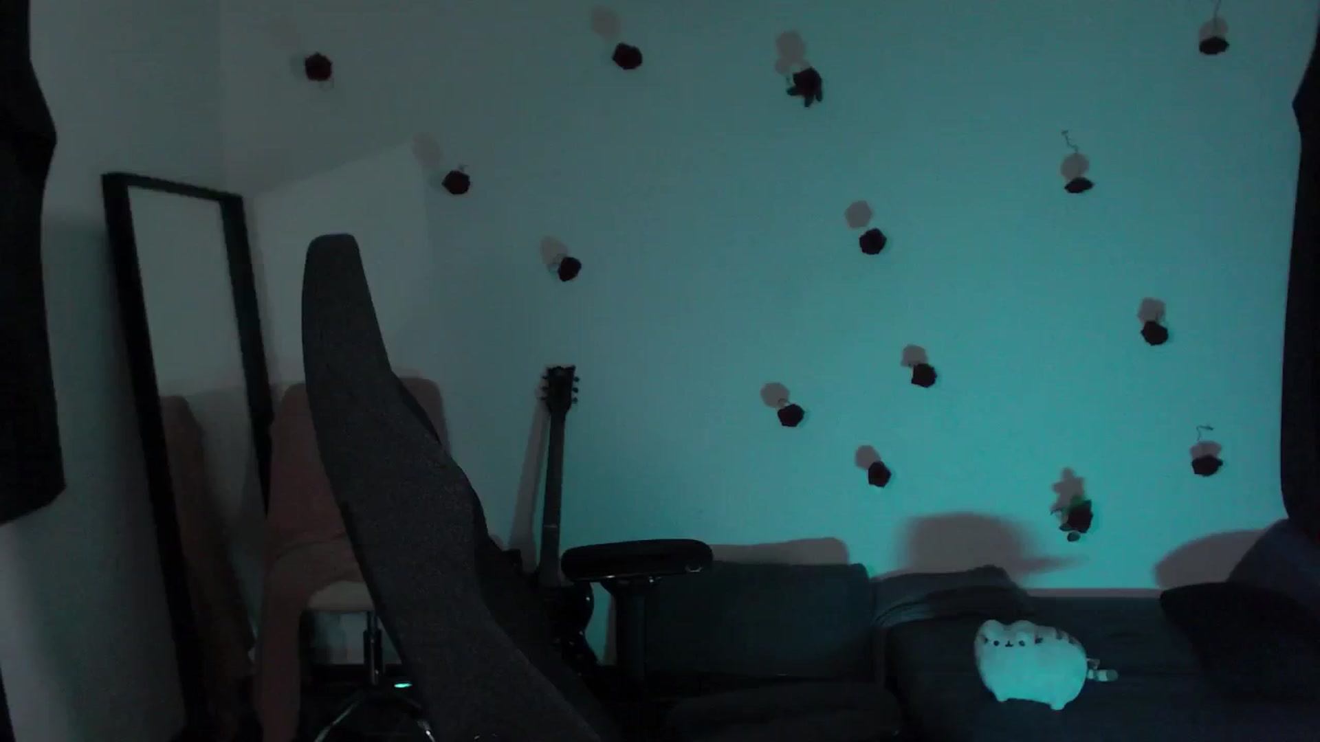 Gallery image thumbnail from RoomToAvoid's myfreecams stream on, 04/25/2024, 08:44 image 7 of 20