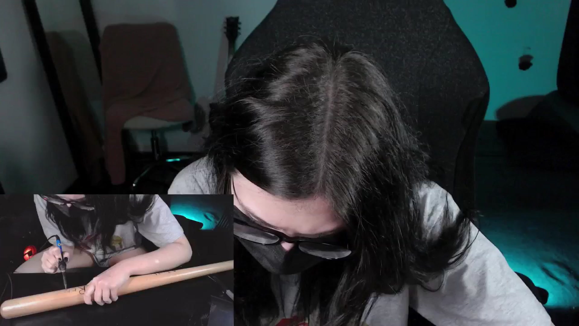 Gallery image thumbnail from RoomToAvoid's myfreecams stream on, 04/25/2024, 08:44 image 10 of 20