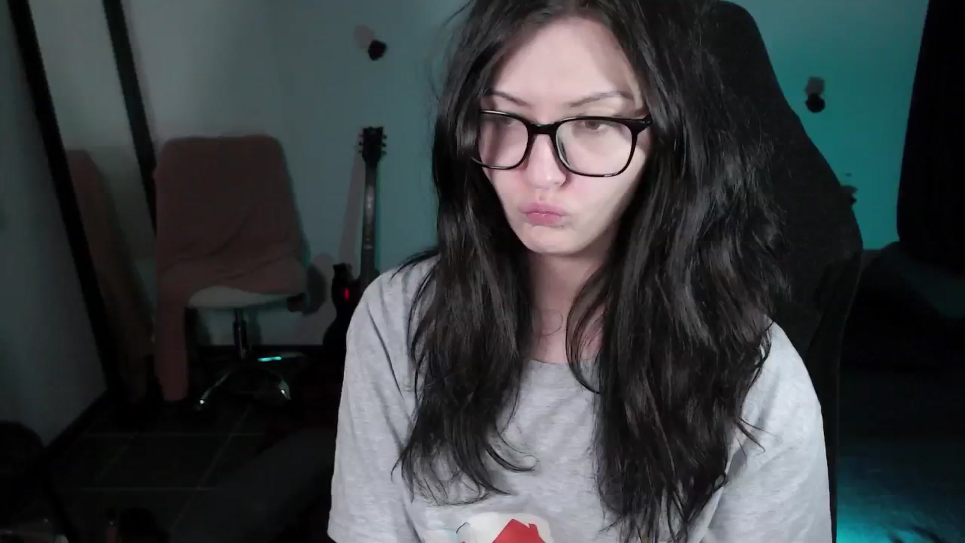 Gallery image thumbnail from RoomToAvoid's myfreecams stream on, 04/25/2024, 08:44 image 12 of 20