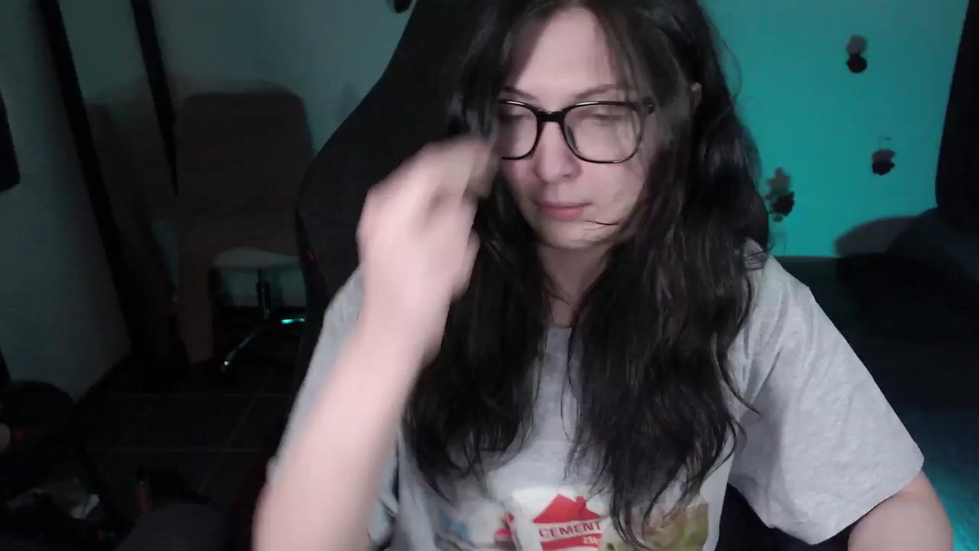 Gallery image thumbnail from RoomToAvoid's myfreecams stream on, 04/25/2024, 08:44 image 6 of 20
