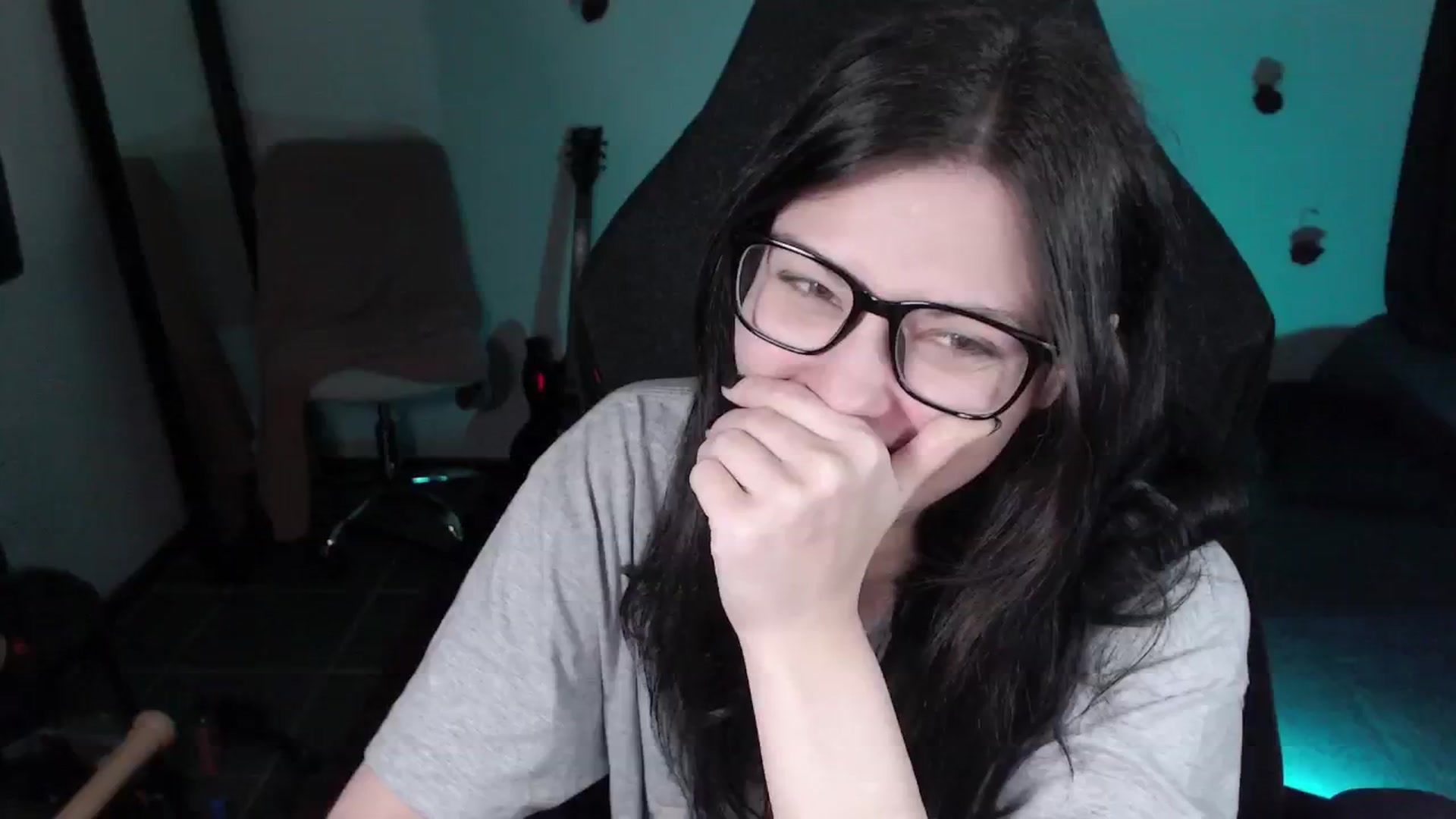 Gallery image thumbnail from RoomToAvoid's myfreecams stream on, 04/25/2024, 08:44 image 5 of 20