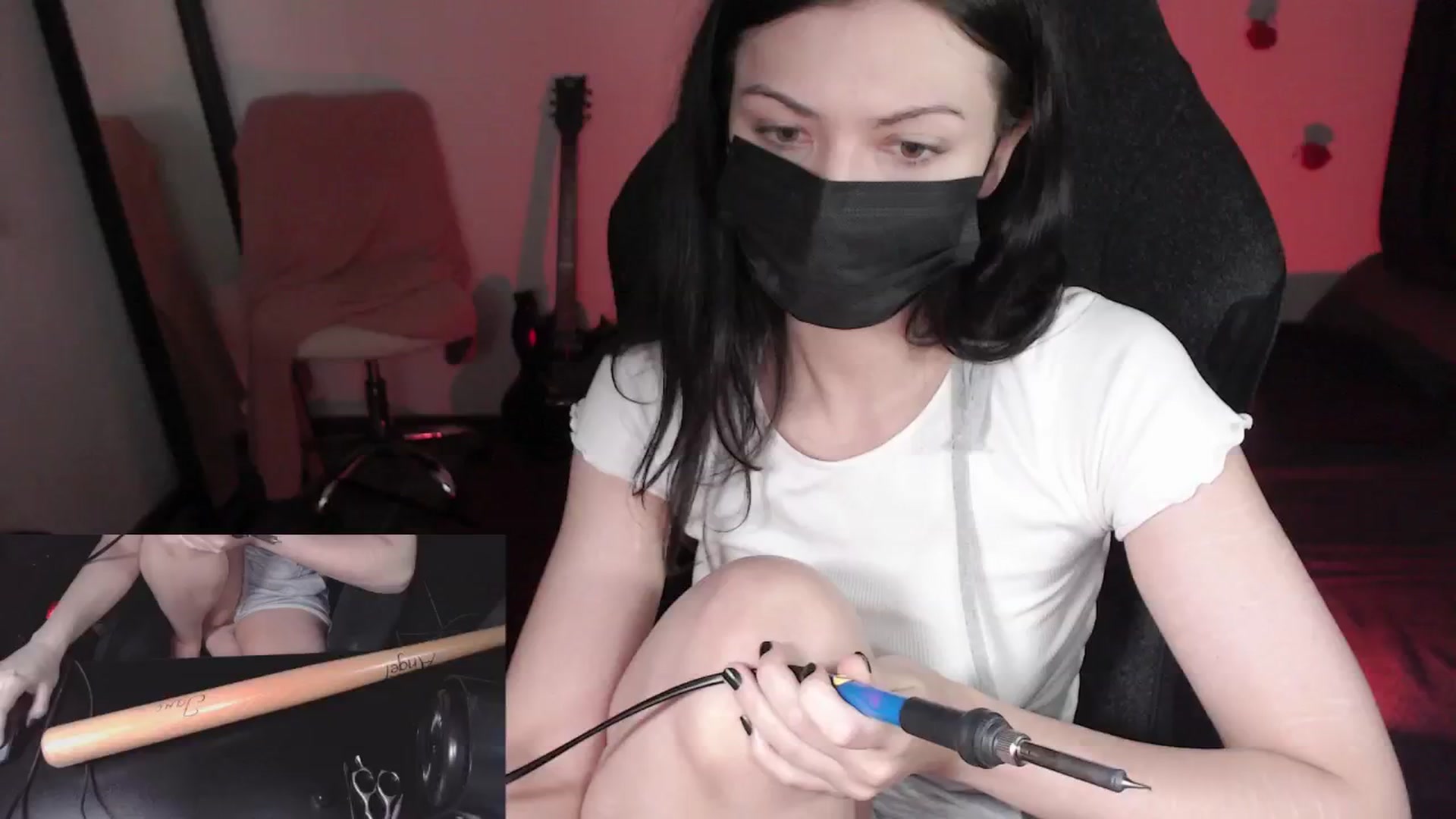 Gallery image thumbnail from RoomToAvoid's myfreecams stream on, 04/26/2024, 03:02 image 18 of 20