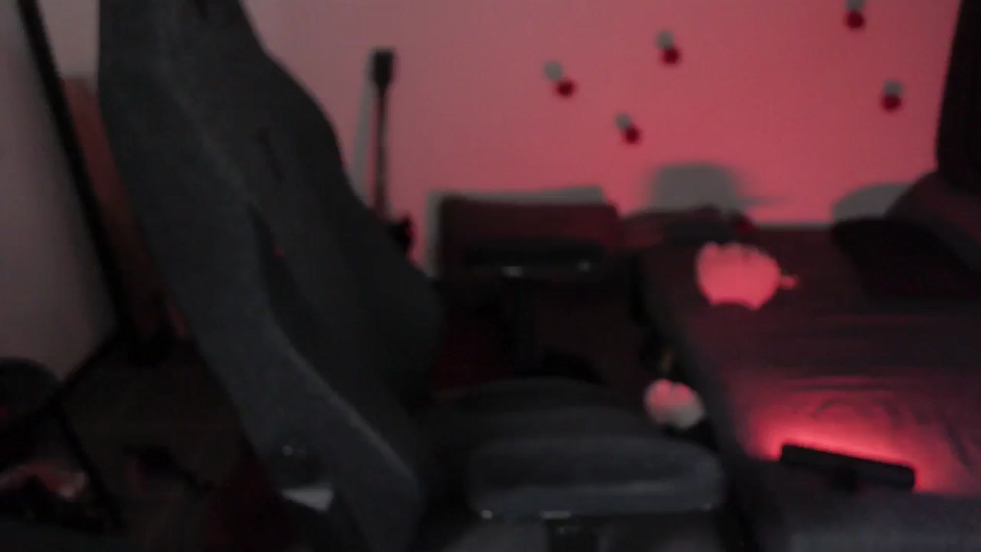 Gallery image thumbnail from RoomToAvoid's myfreecams stream on, 04/26/2024, 03:02 image 13 of 20