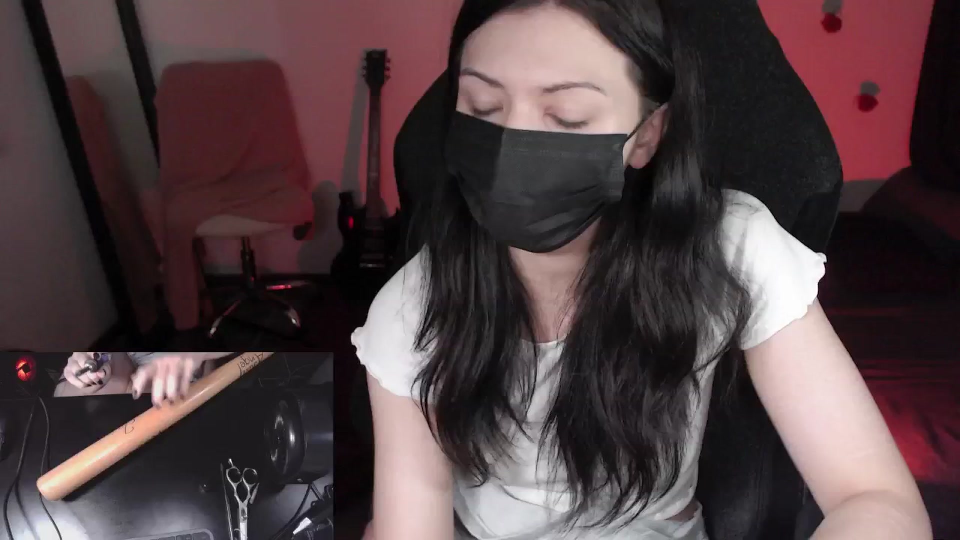 Gallery image thumbnail from RoomToAvoid's myfreecams stream on, 04/26/2024, 03:02 image 15 of 20