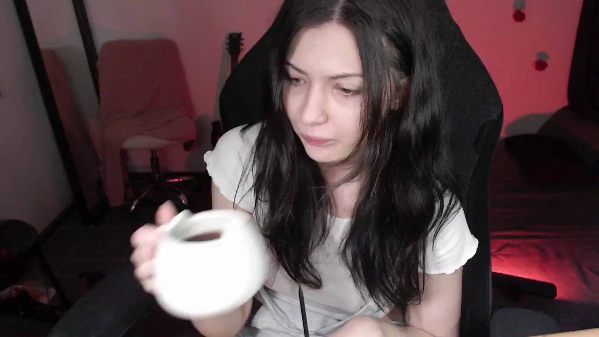 Gallery image thumbnail from RoomToAvoid's myfreecams stream on, 04/26/2024, 03:02 image 9 of 20