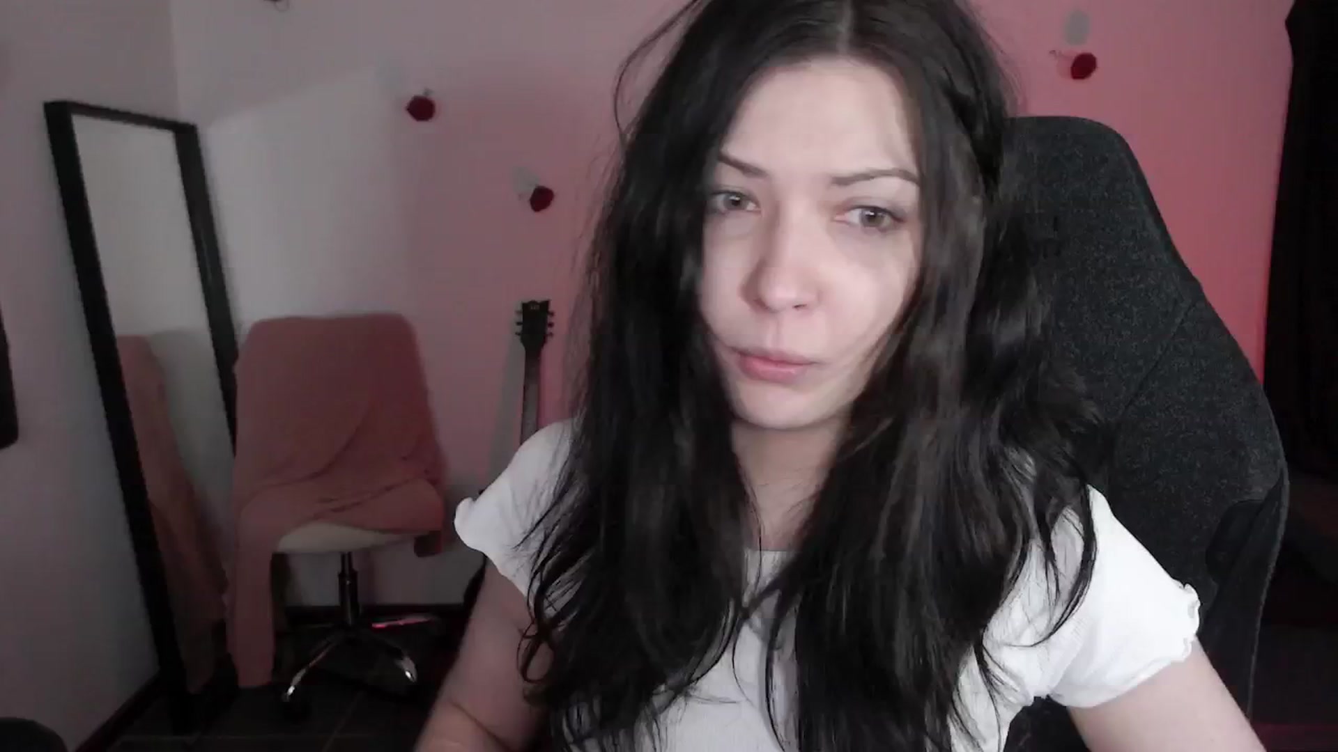 Gallery image thumbnail from RoomToAvoid's myfreecams stream on, 04/26/2024, 03:02 image 3 of 20