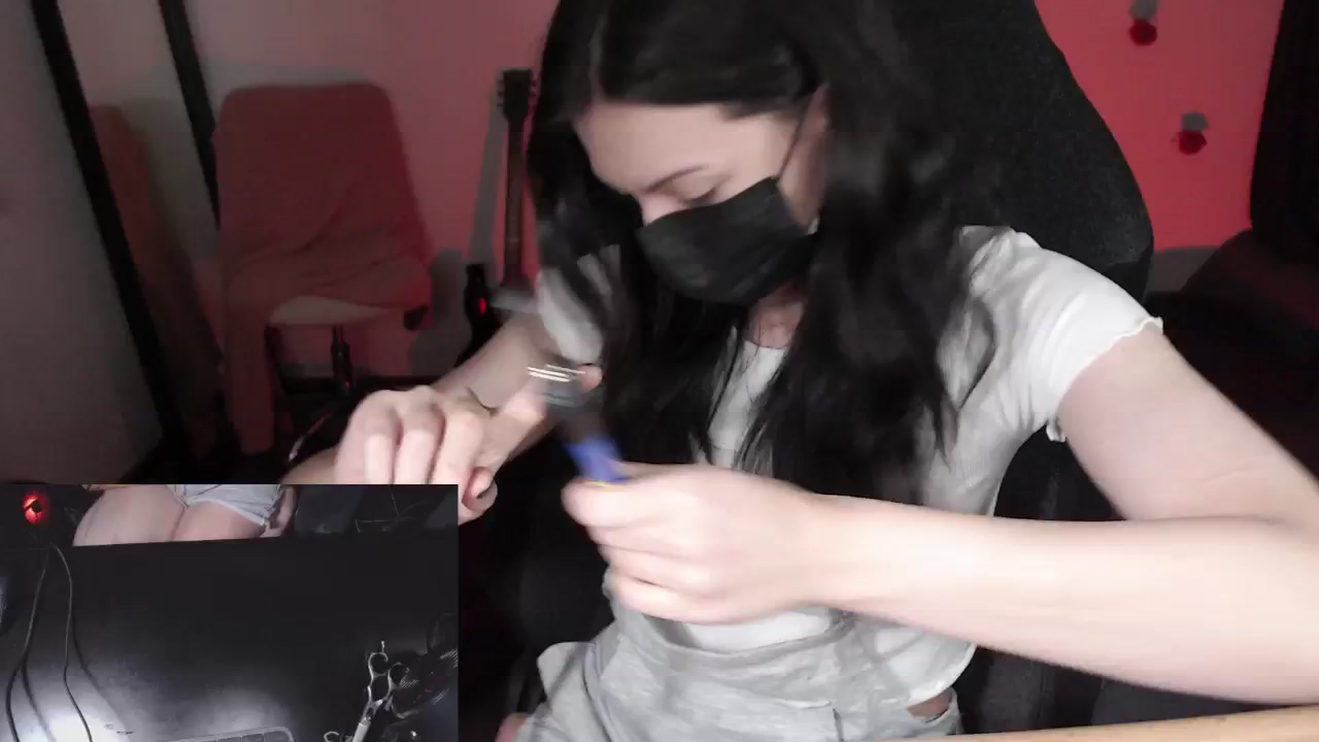 Gallery image thumbnail from RoomToAvoid's myfreecams stream on, 04/26/2024, 03:02 image 14 of 20