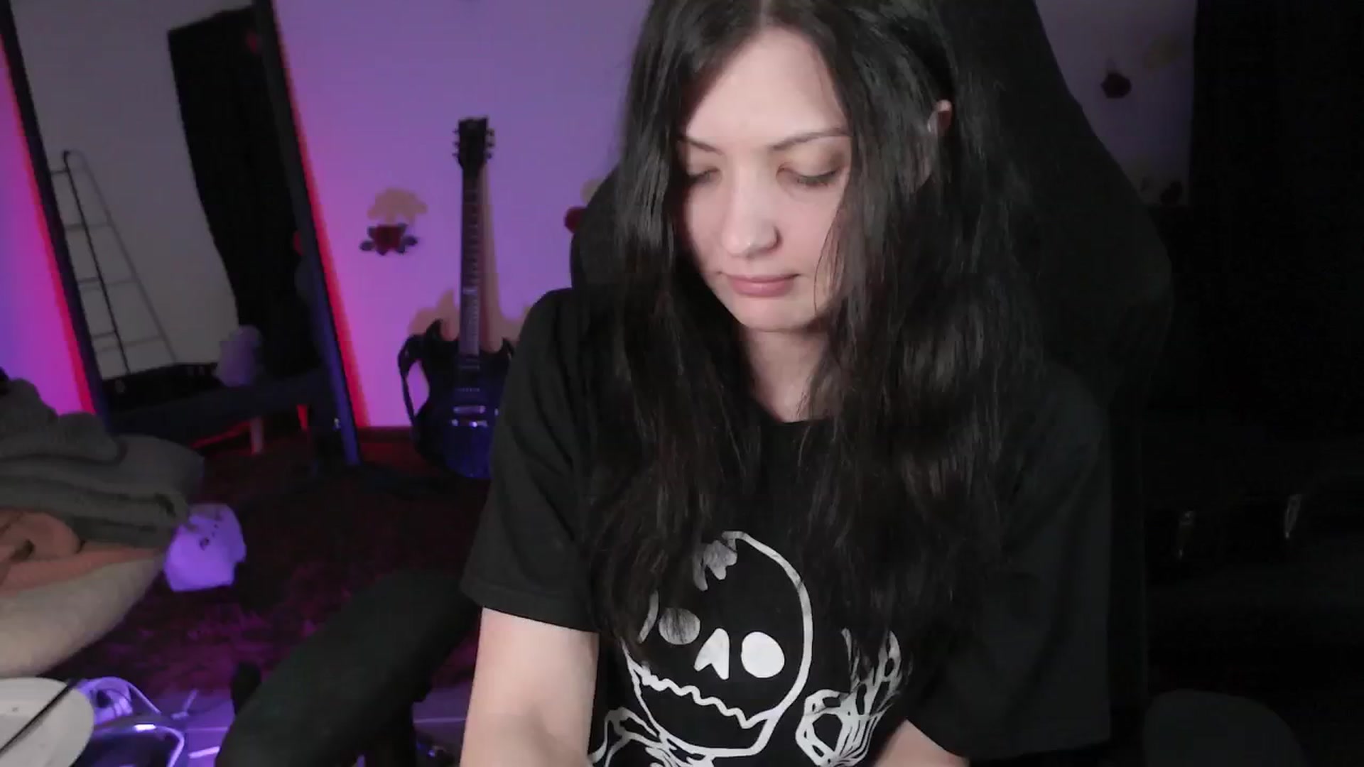 Gallery image thumbnail from RoomToAvoid's myfreecams stream on, 04/29/2024, 06:50 image 20 of 20