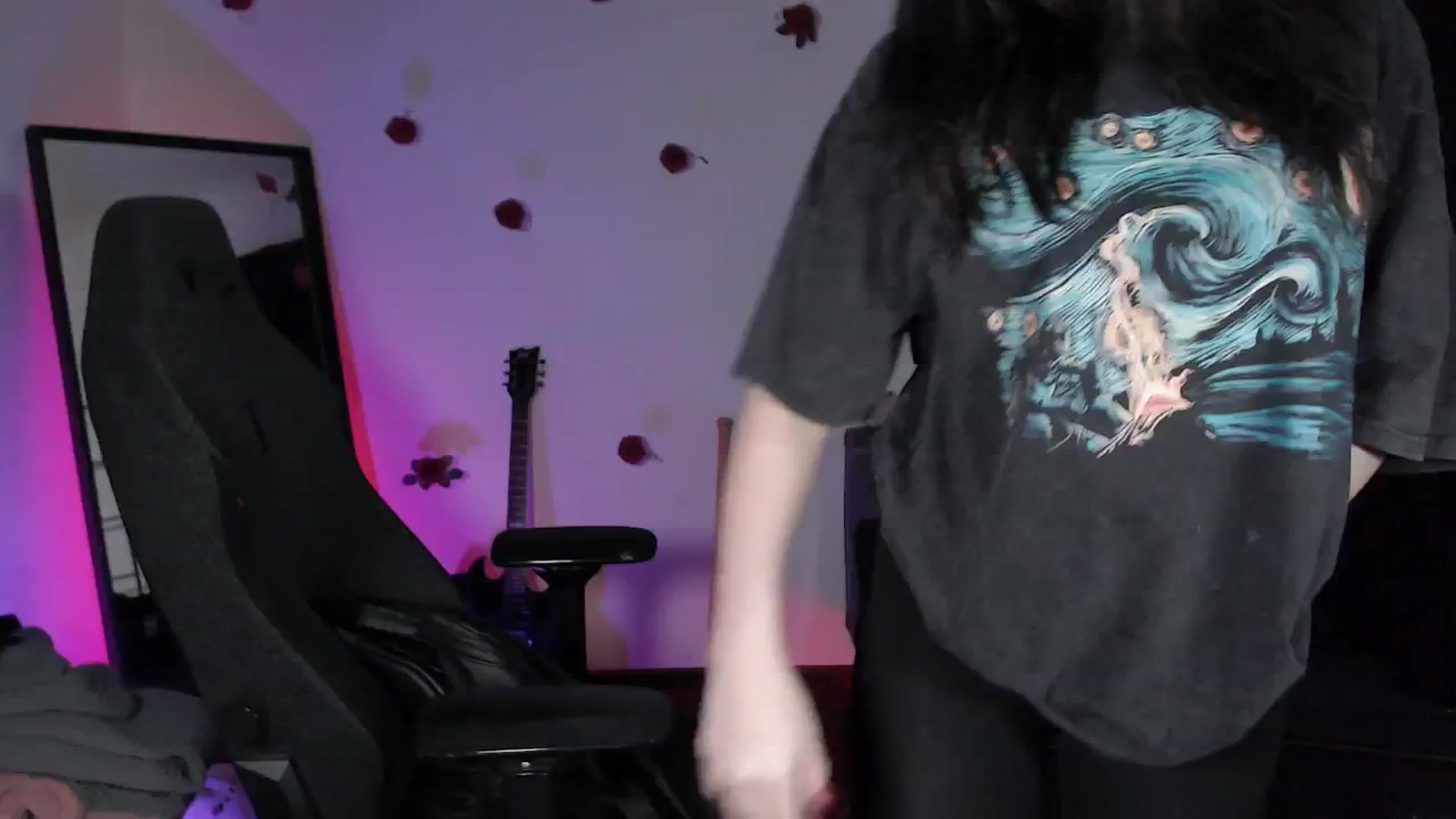Gallery image thumbnail from RoomToAvoid's myfreecams stream on, 04/29/2024, 08:26 image 18 of 20