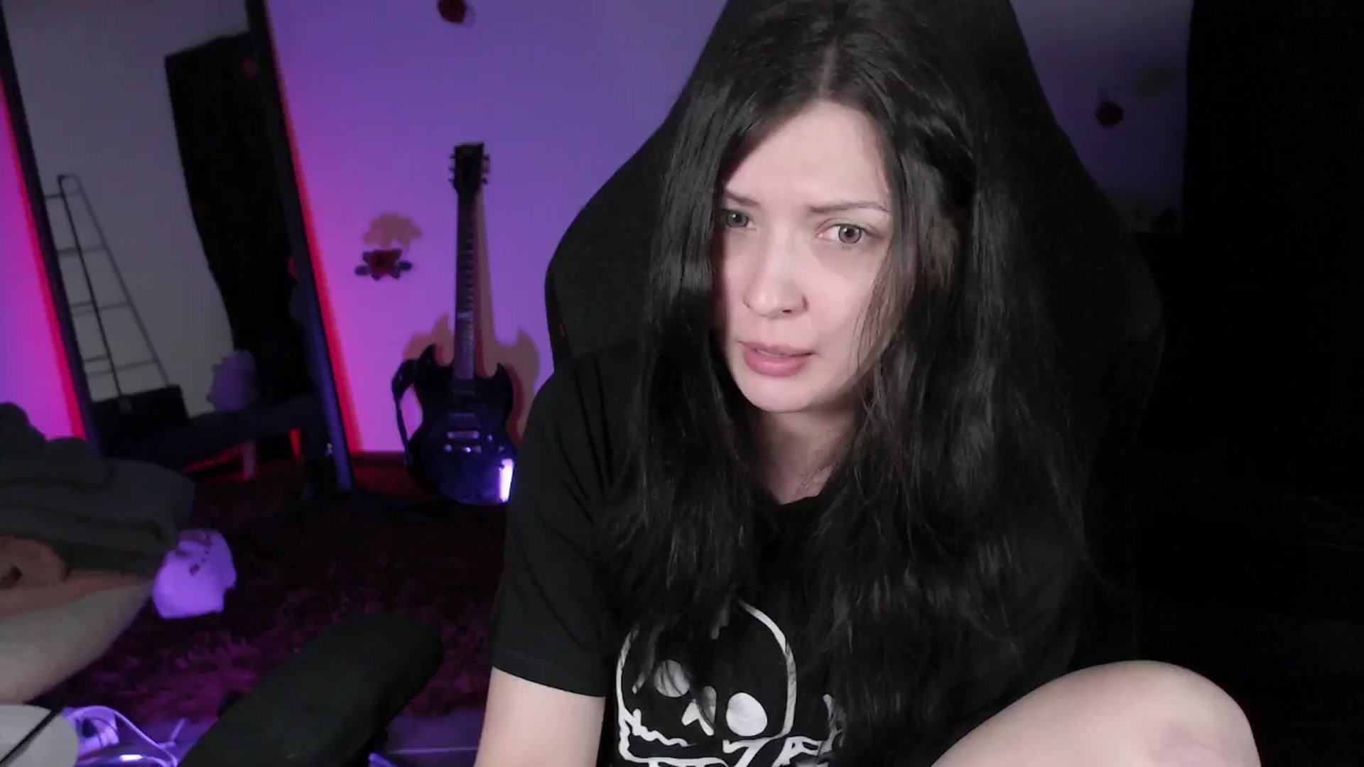 Gallery image thumbnail from RoomToAvoid's myfreecams stream on, 04/29/2024, 08:26 image 7 of 20
