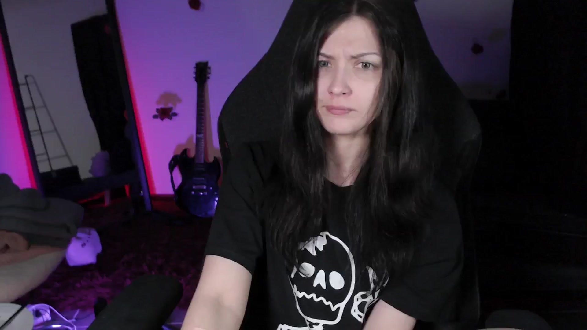 Gallery image thumbnail from RoomToAvoid's myfreecams stream on, 04/29/2024, 08:26 image 9 of 20