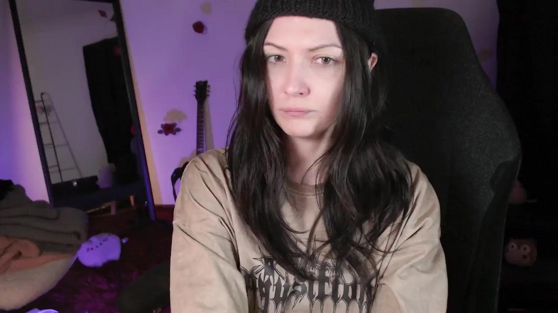 Gallery image thumbnail from RoomToAvoid's myfreecams stream on, 04/30/2024, 03:43 image 18 of 20
