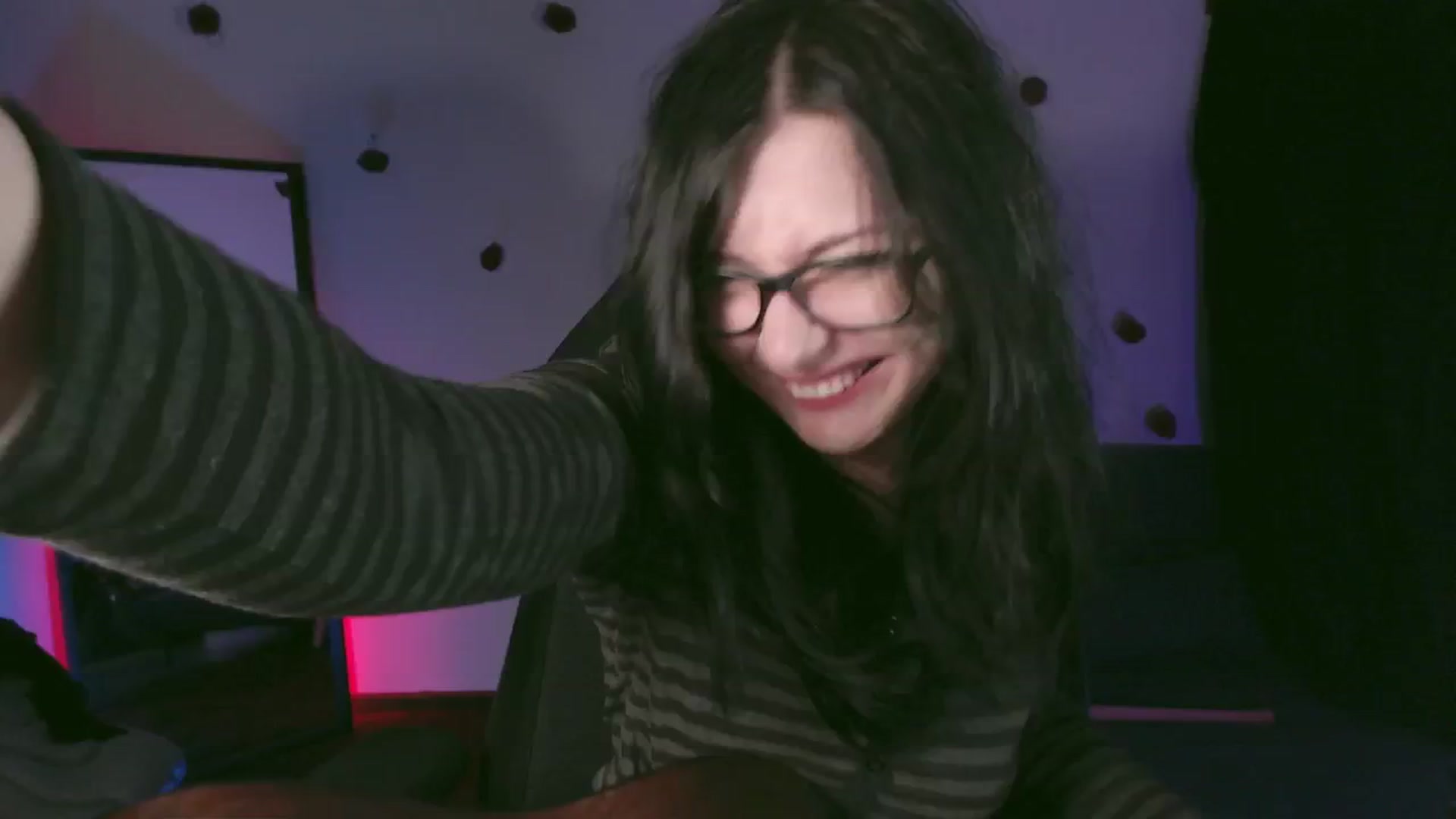 Gallery image thumbnail from RoomToAvoid's myfreecams stream on, 05/02/2024, 06:26 image 18 of 20