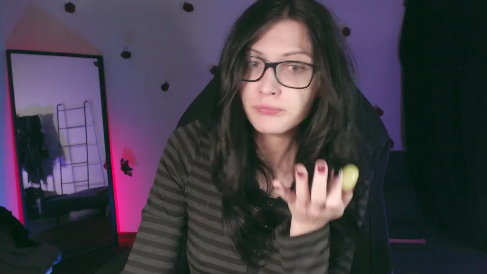 Gallery image thumbnail from RoomToAvoid's myfreecams stream on, 05/02/2024, 06:26 image 14 of 20
